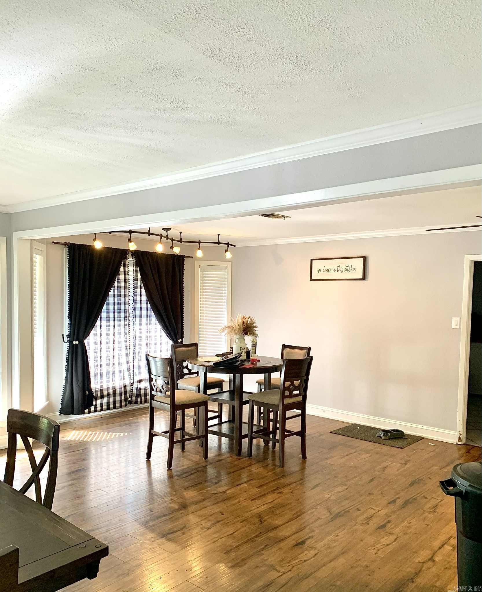 CROSS RIDGE - Residential