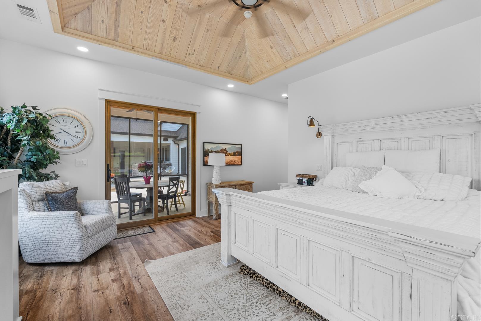 CRESTHAVEN - Residential