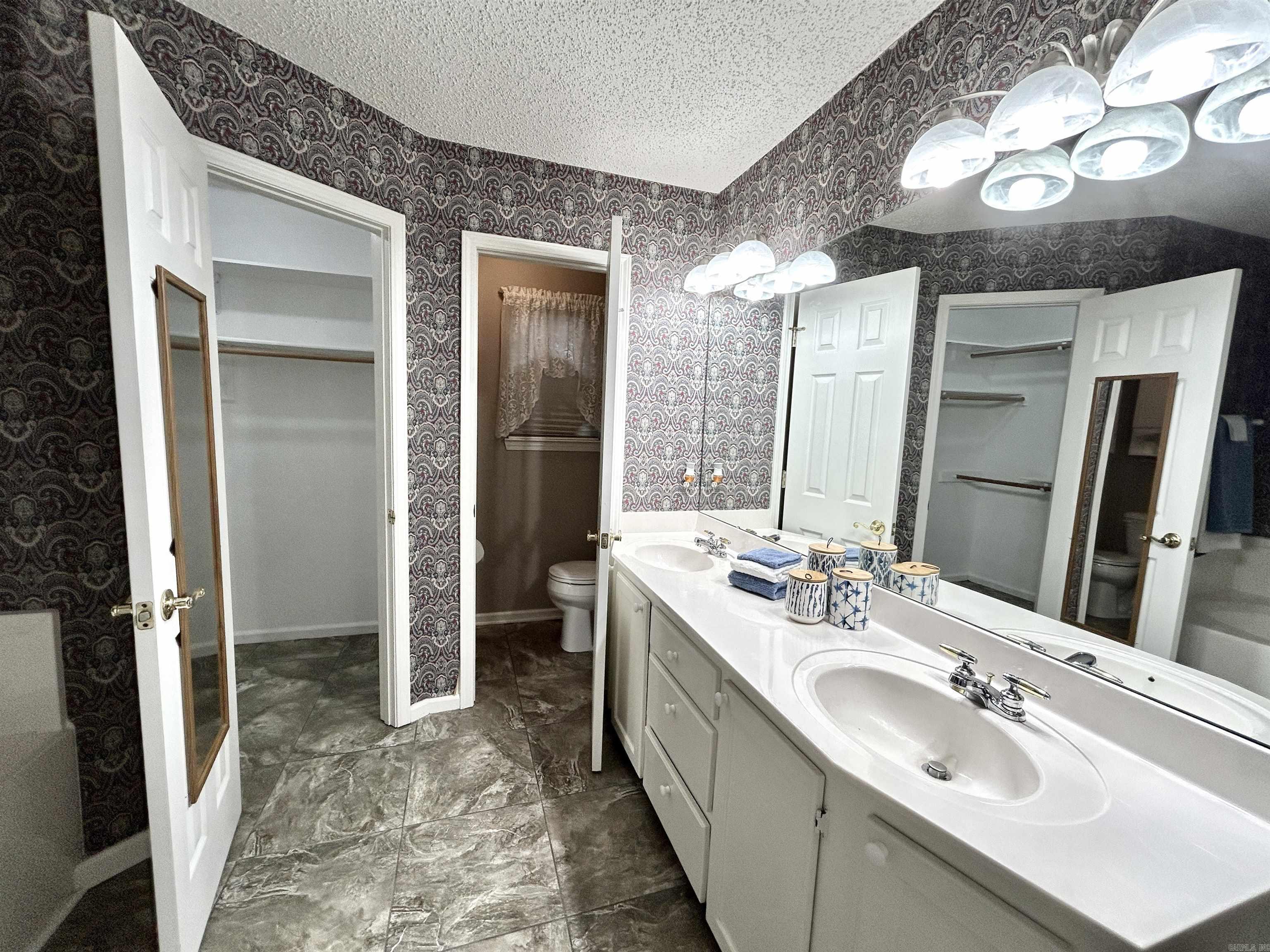 EAGLE POINT - Residential