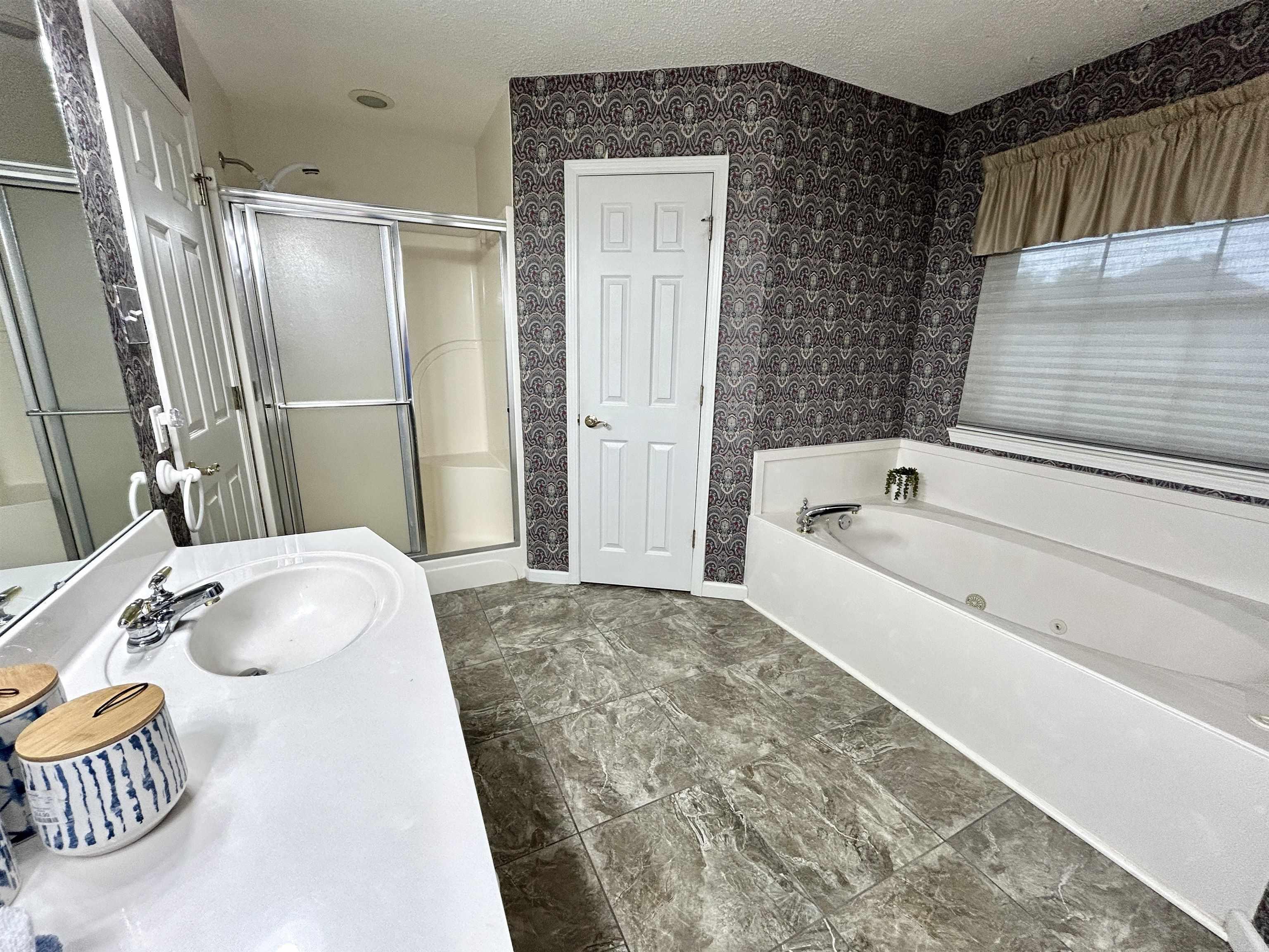 EAGLE POINT - Residential