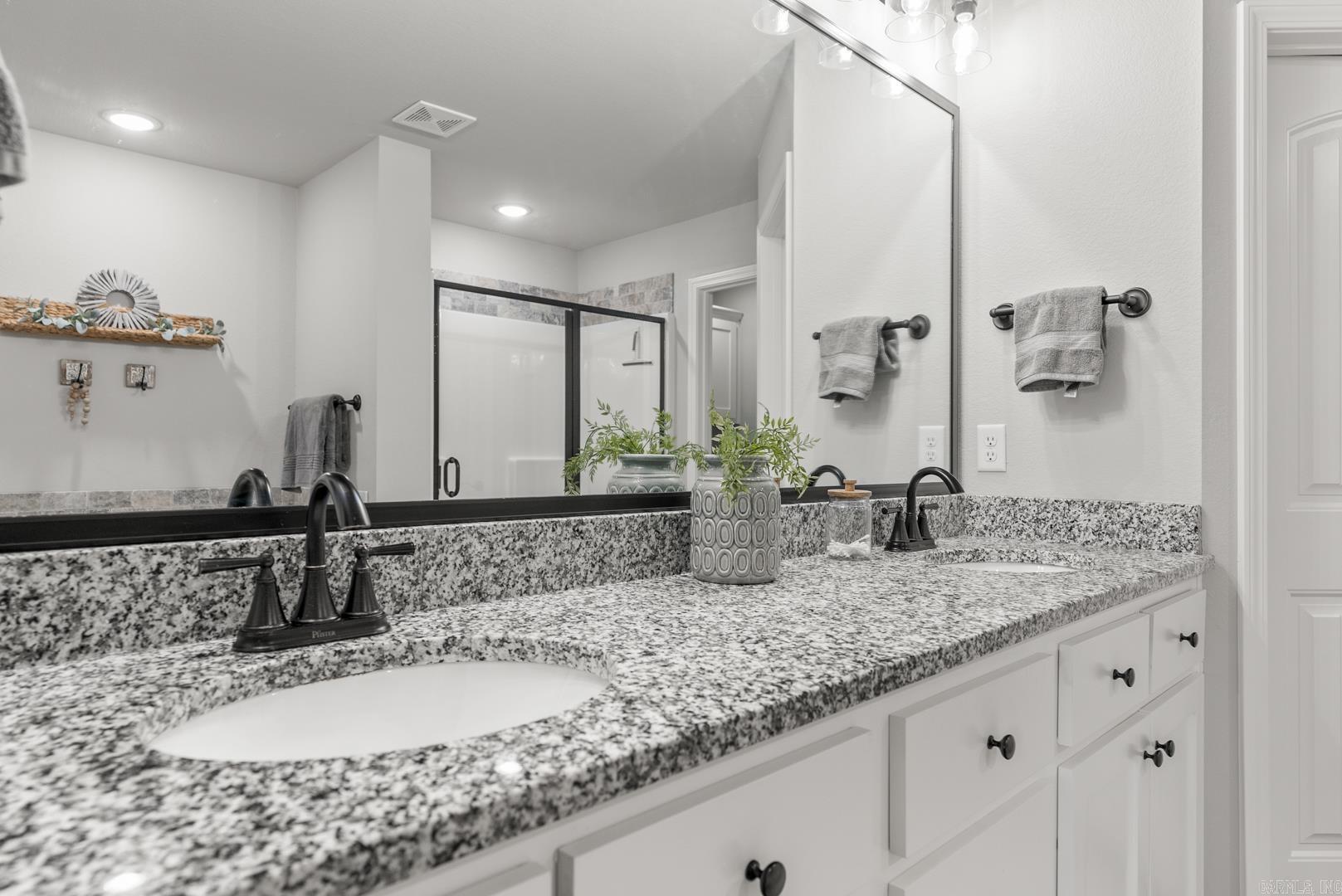 HERITAGE MEADOWS - Residential