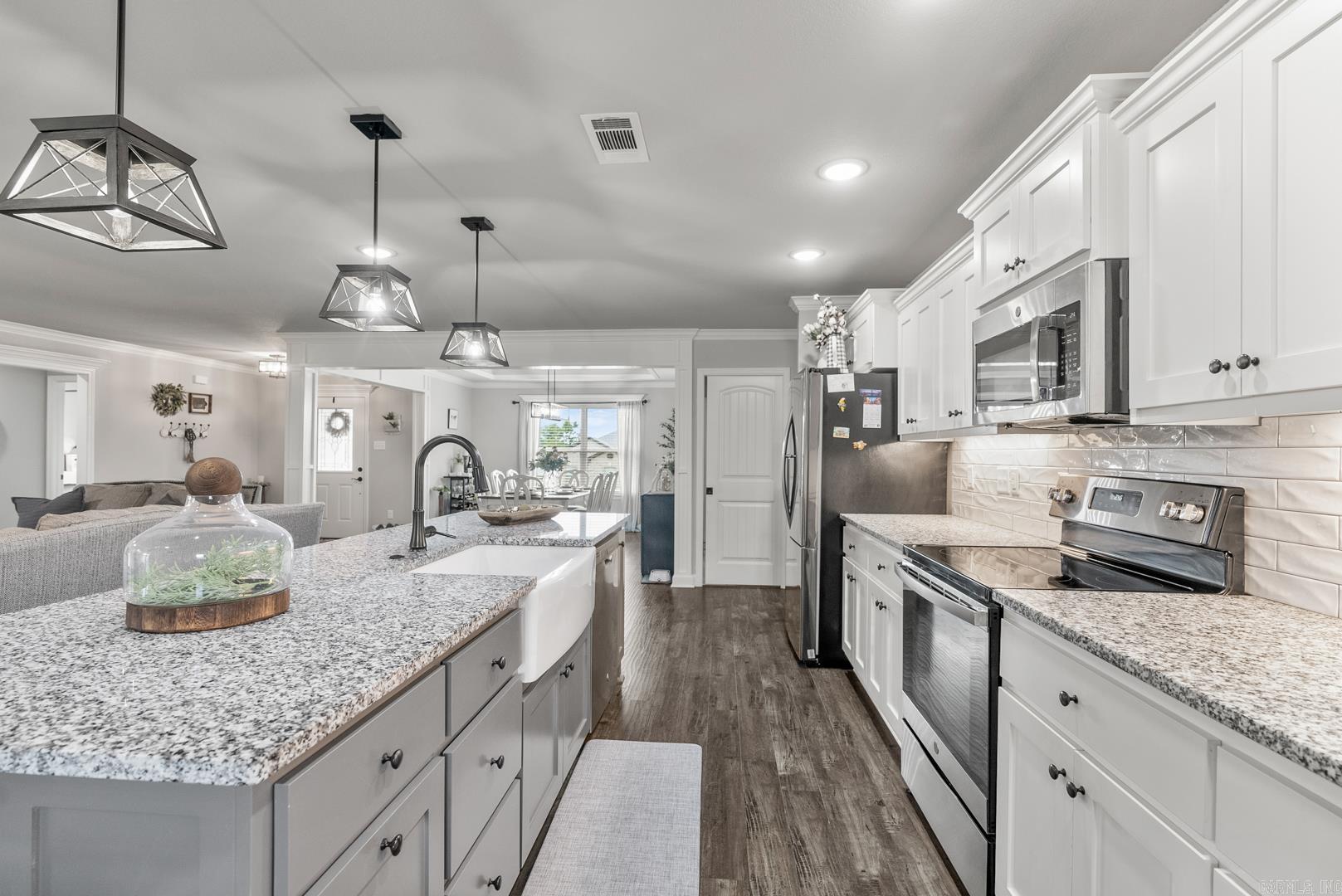 HERITAGE MEADOWS - Residential