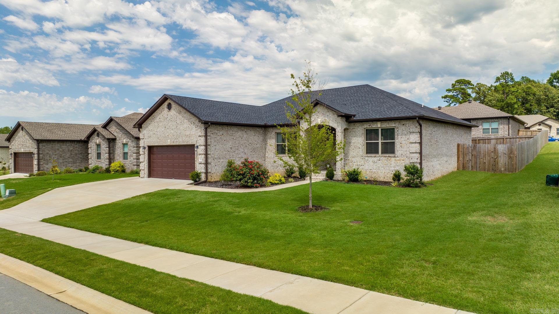 HERITAGE MEADOWS - Residential