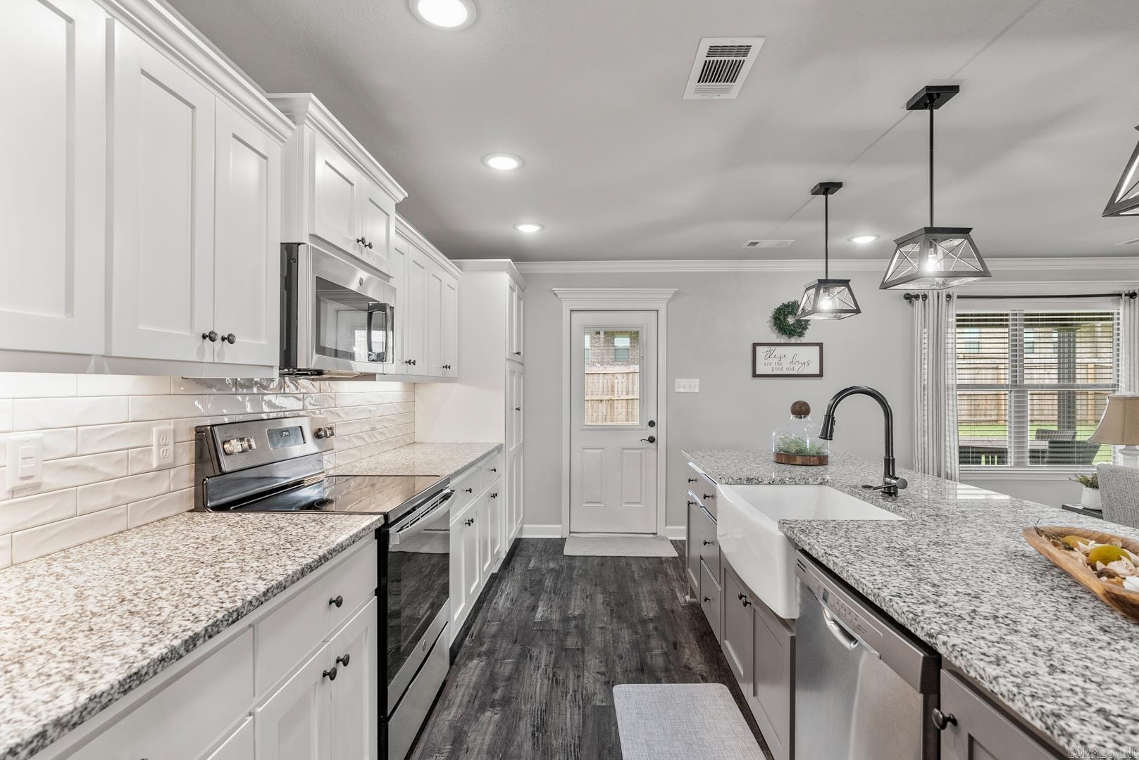 HERITAGE MEADOWS - Residential