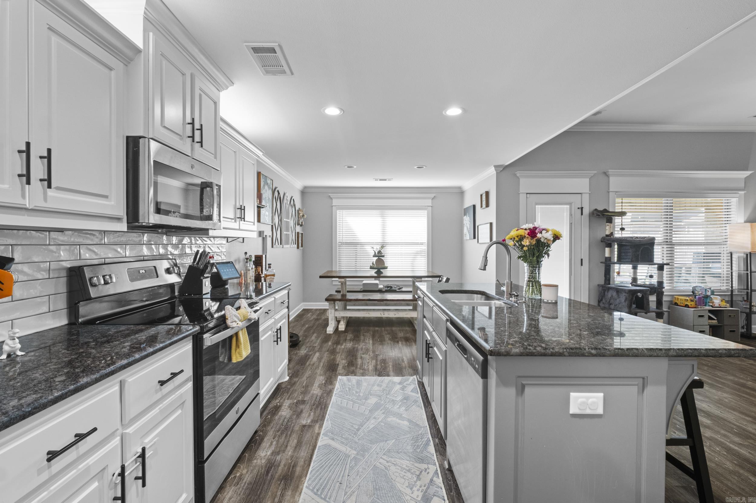 JAXON TERRACE - Residential