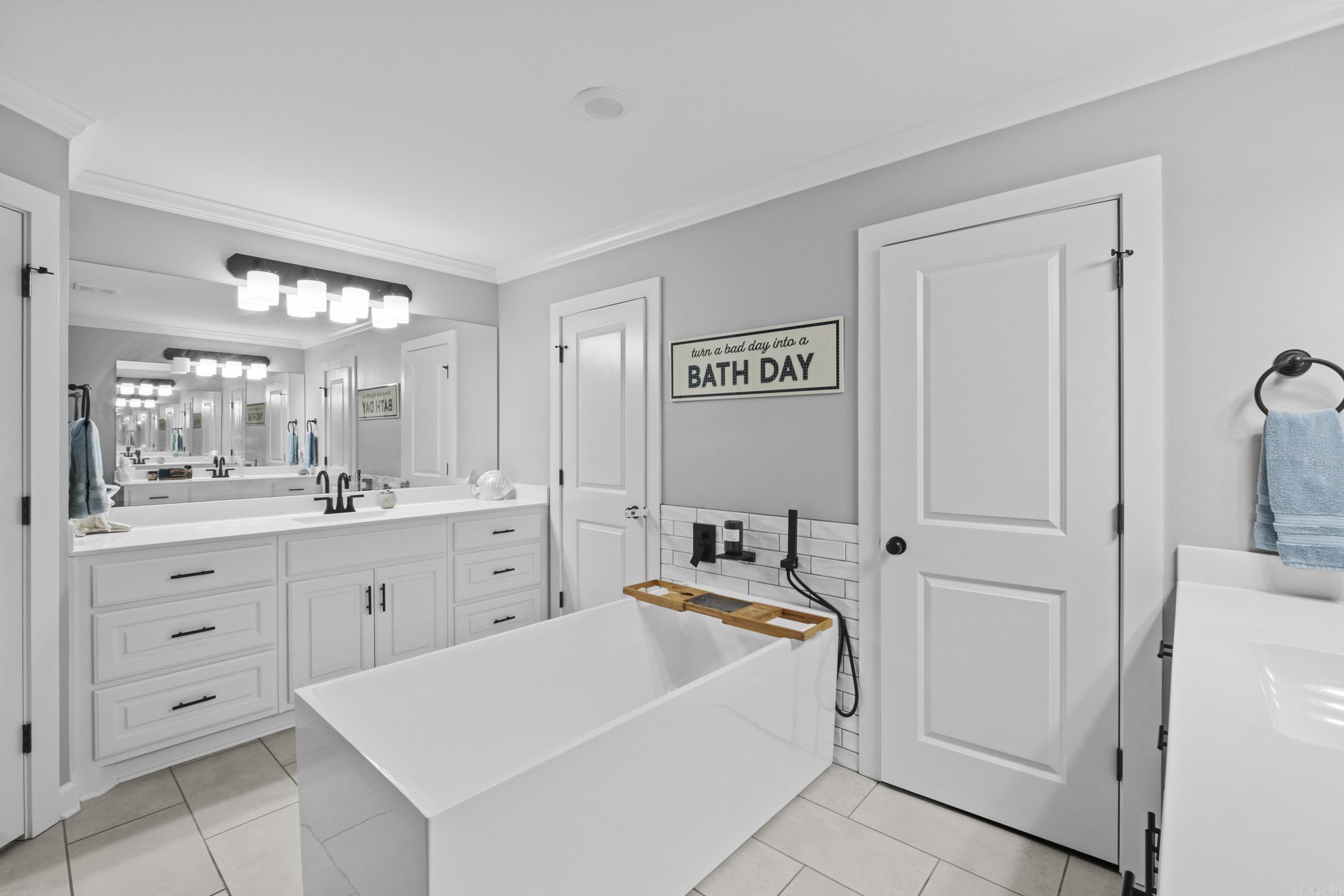 JAXON TERRACE - Residential