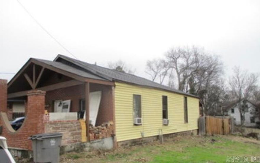 3 bedroom, 1 bathroom home located on a commercially zoned lot offering flexible use potential. Convenient location near local amenities. Agents, please see remarks for showing instructions.