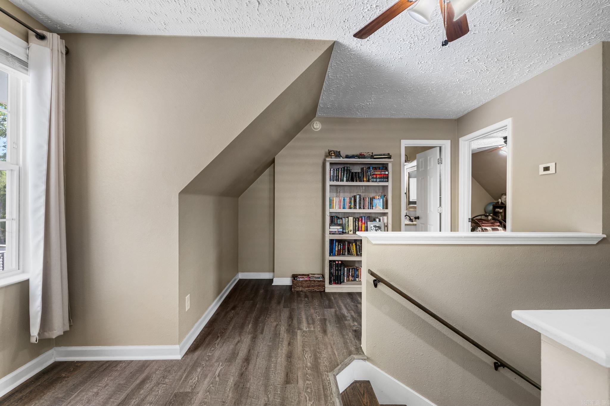 Country Wood Unit IV - Residential