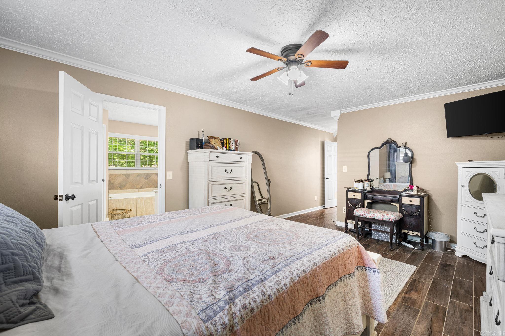 Country Wood Unit IV - Residential