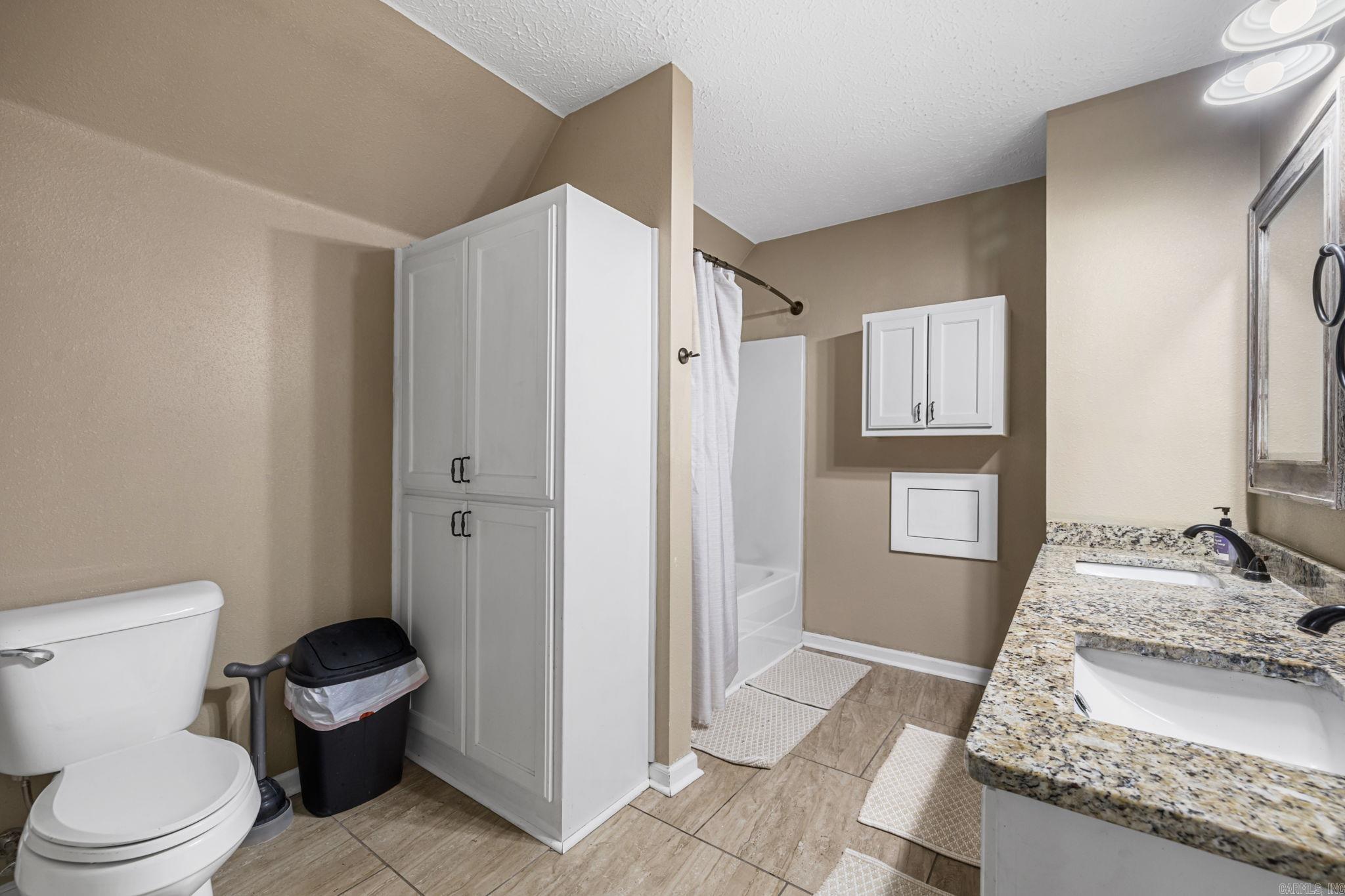 Country Wood Unit IV - Residential