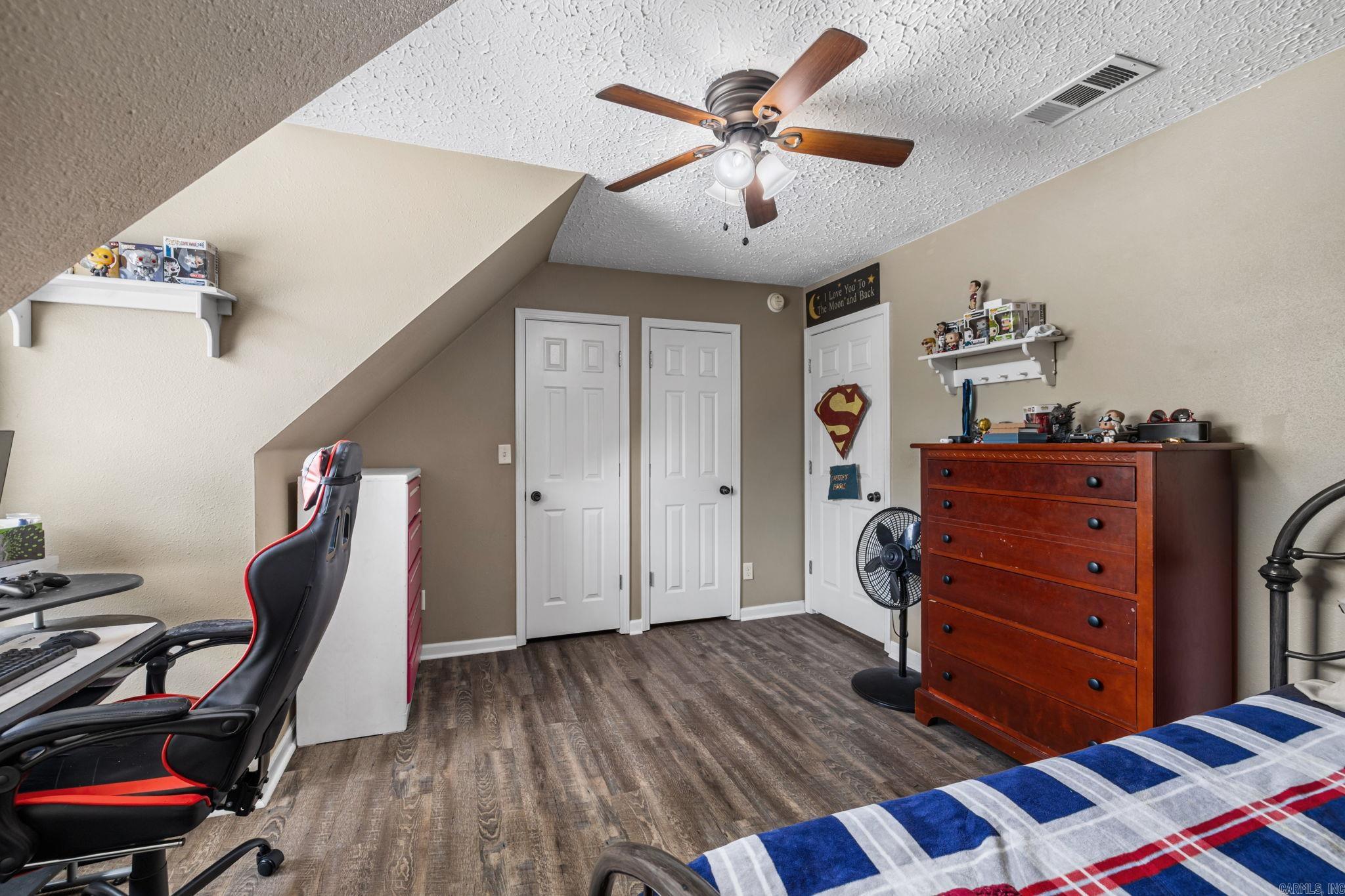 Country Wood Unit IV - Residential