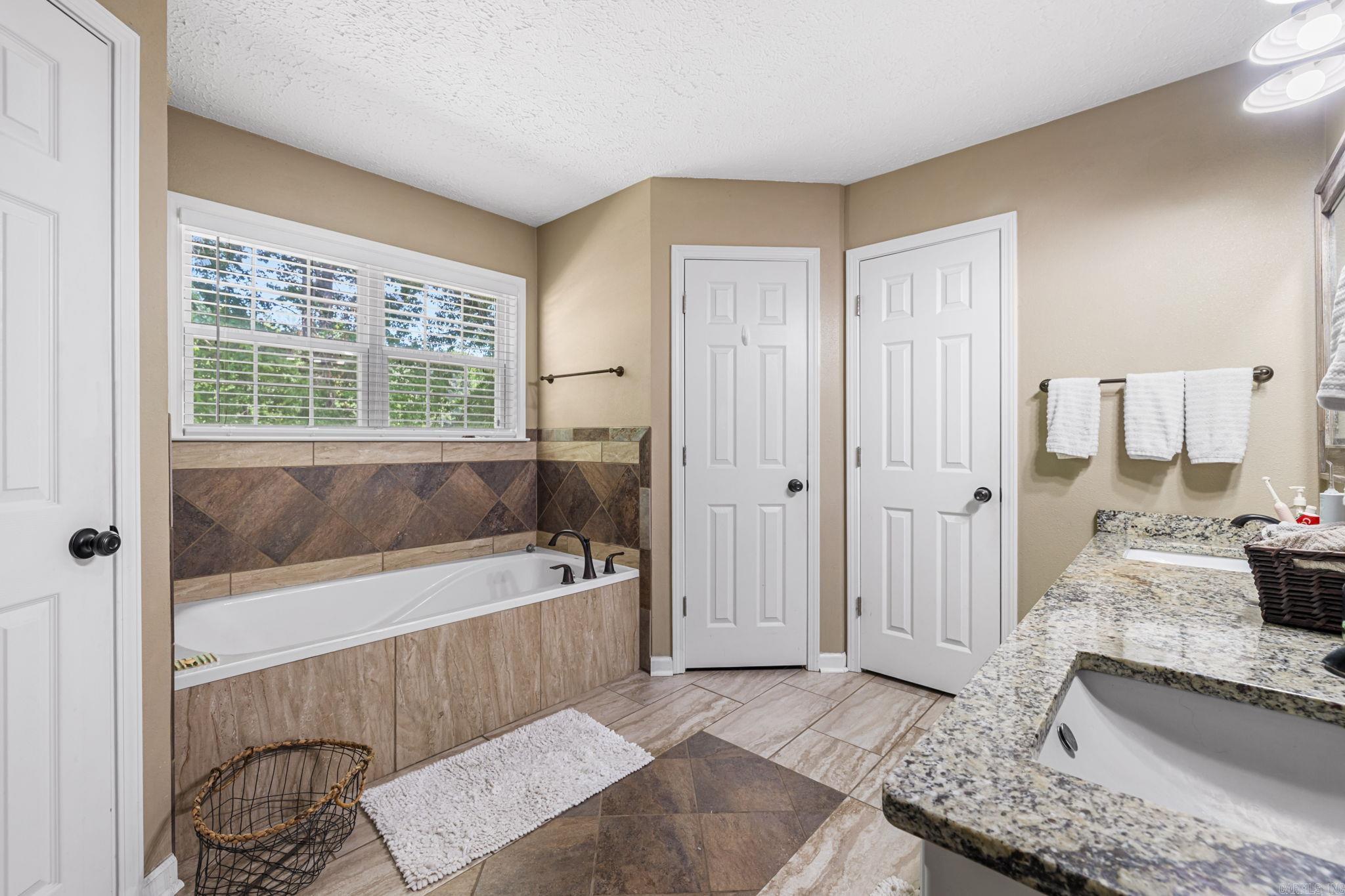 Country Wood Unit IV - Residential