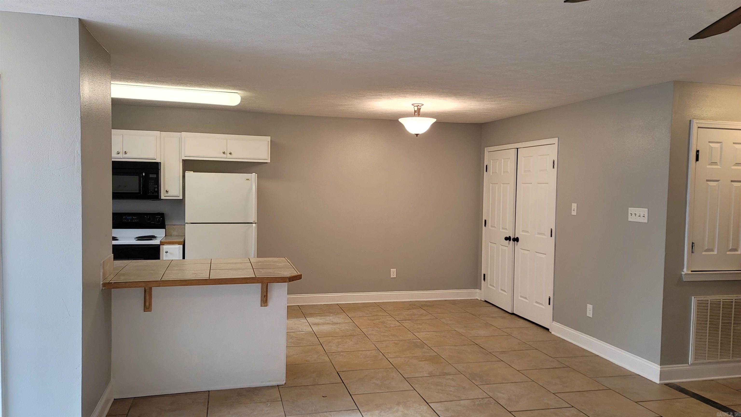 BELLEVUE - Residential Lease