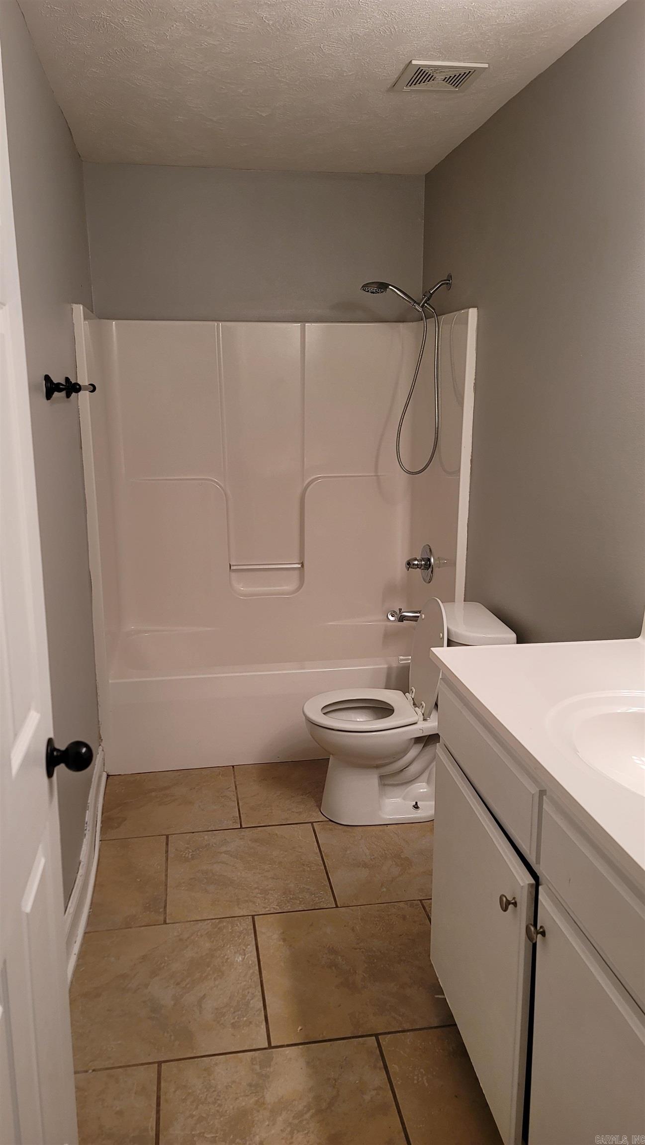 BELLEVUE - Residential Lease