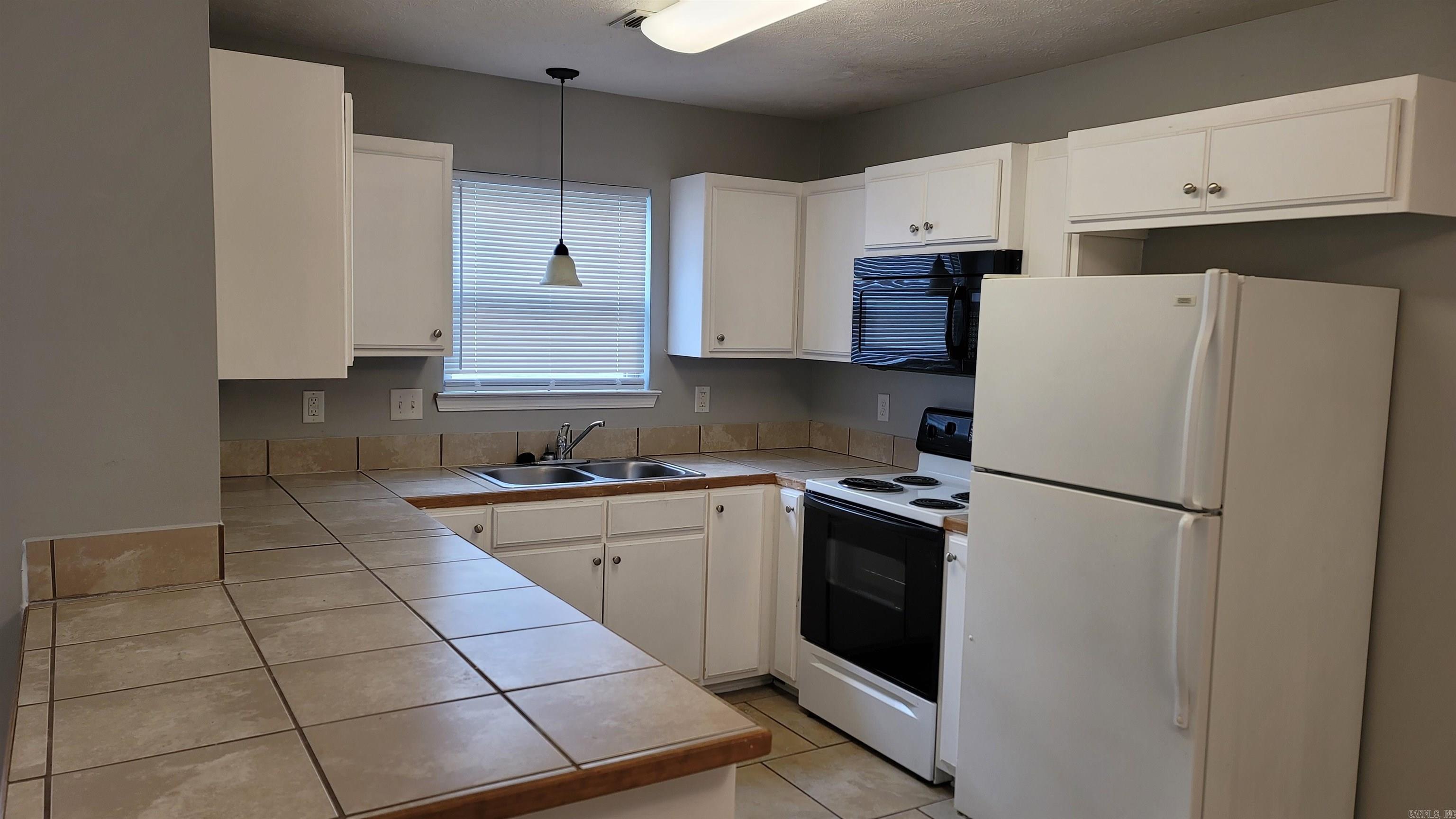 BELLEVUE - Residential Lease