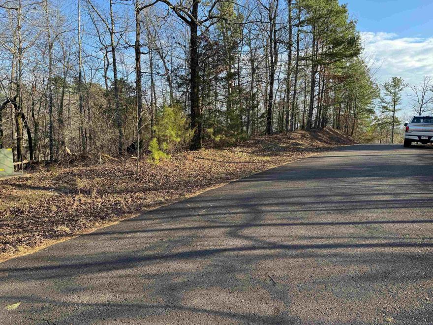 SUPER LOCATION...LAKE...GOLF NEARBY...CALL RIGHT AWAY...