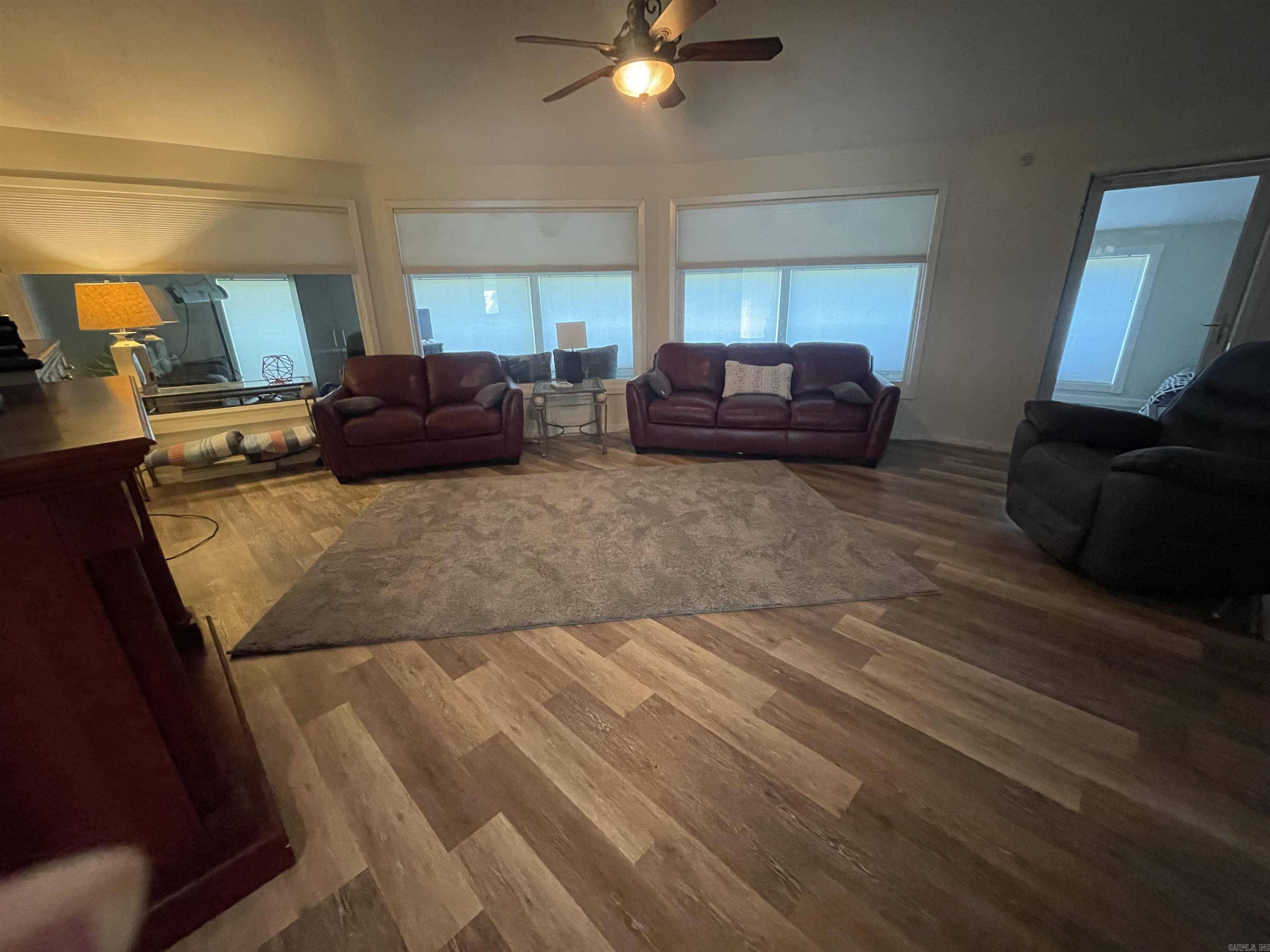 INDIAN HILLS - Residential