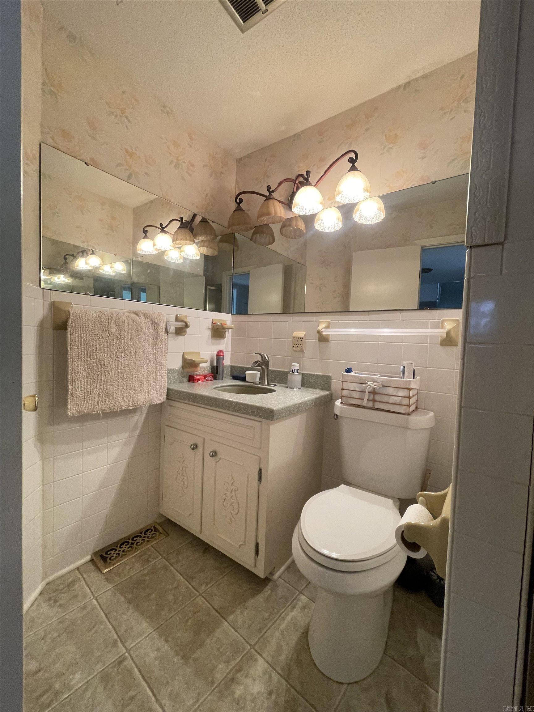 INDIAN HILLS - Residential