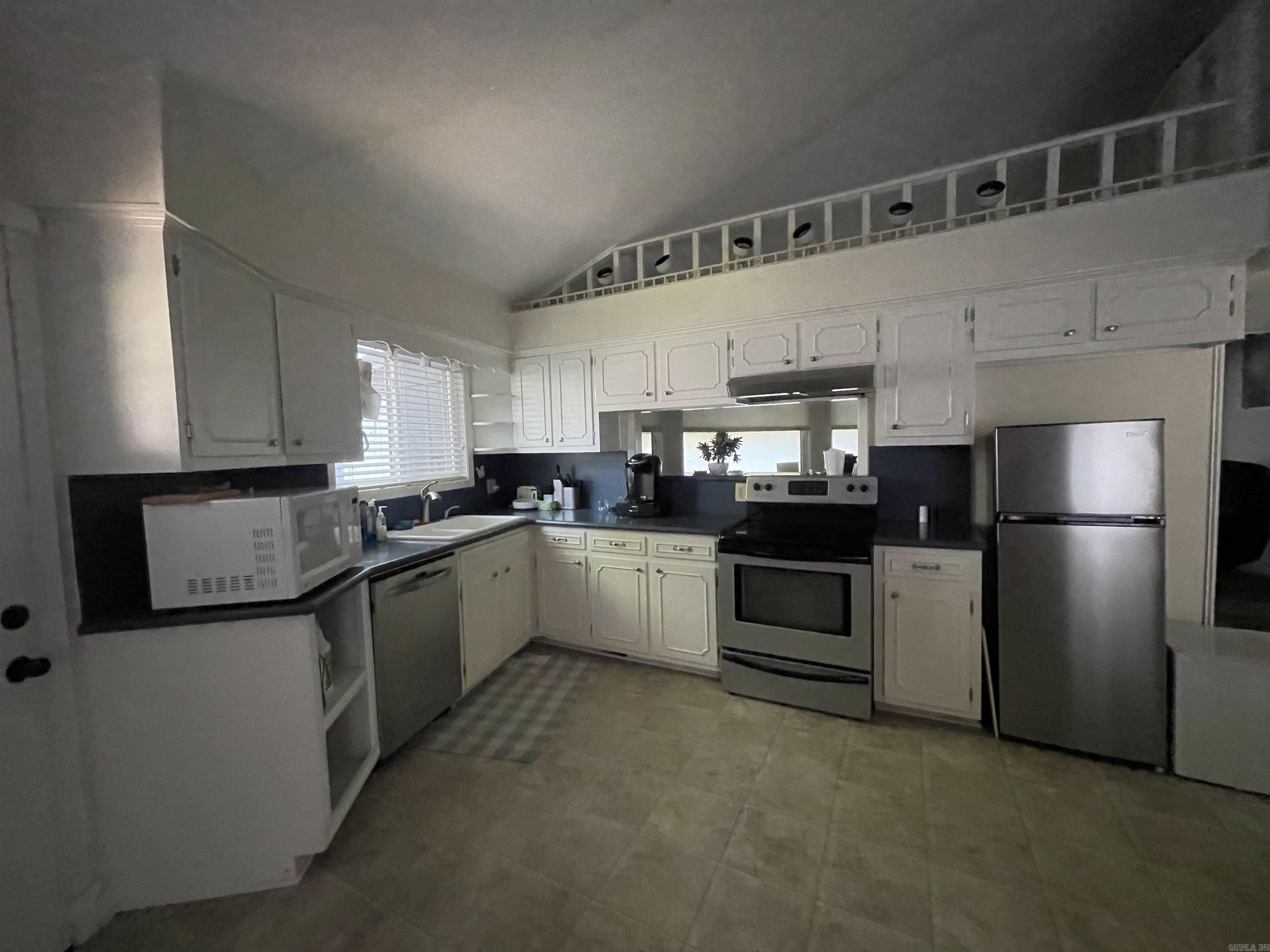 INDIAN HILLS - Residential