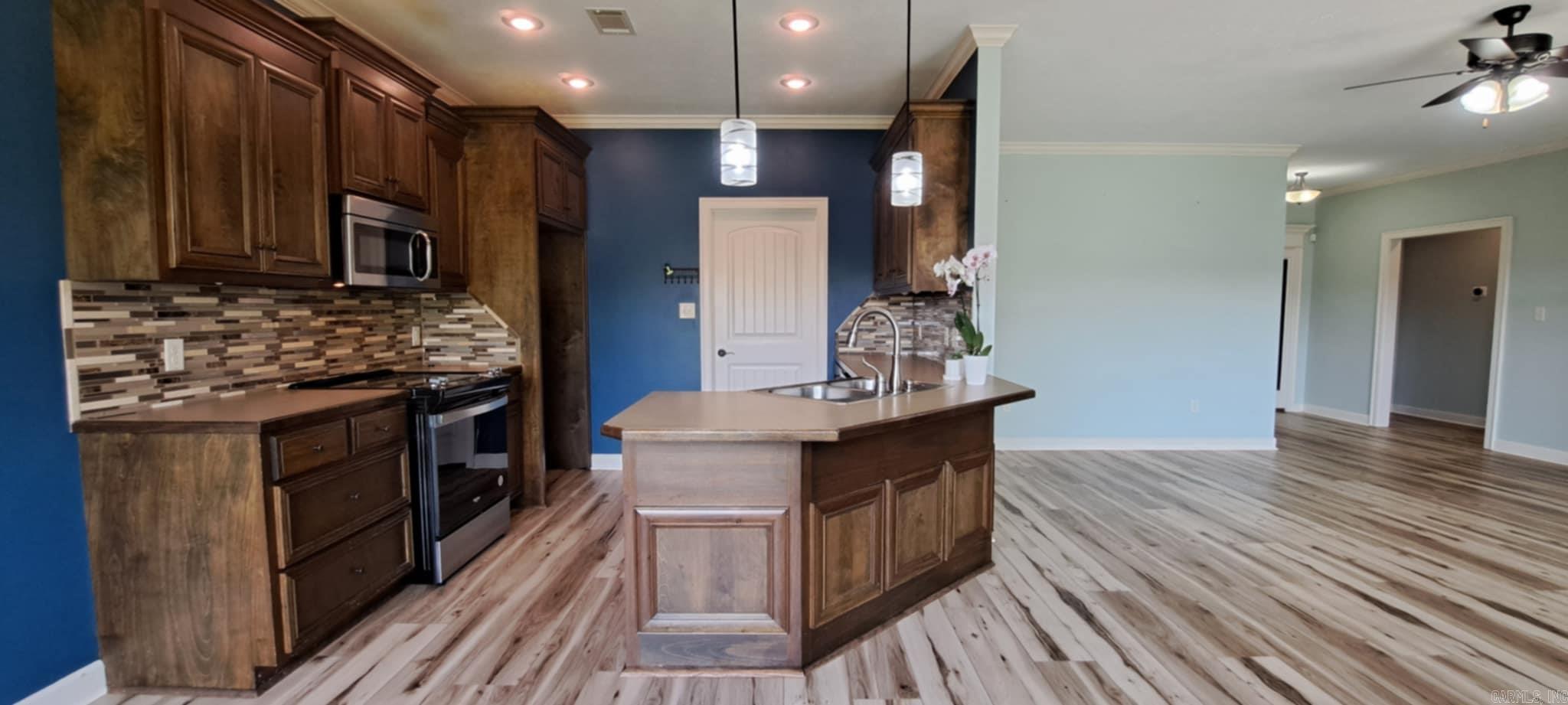 OAK TREE SUB - Residential