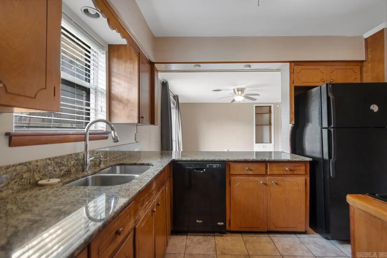 Little Rock, Arkansas 72205, United States, 3 Bedrooms Bedrooms, ,2 BathroomsBathrooms,Residential,Active,166811