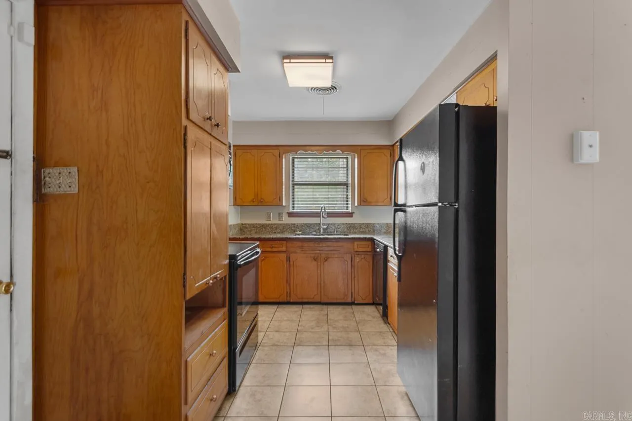 Little Rock, Arkansas 72205, United States, 3 Bedrooms Bedrooms, ,2 BathroomsBathrooms,Residential,Active,166811