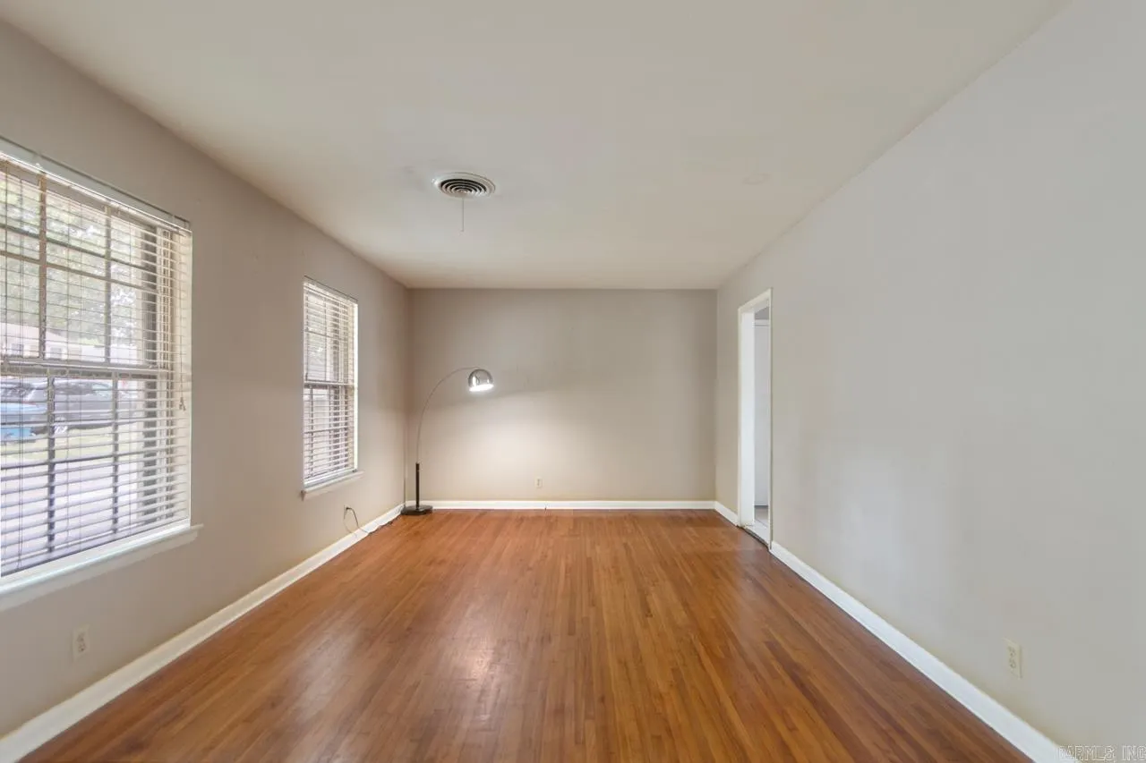 Little Rock, Arkansas 72205, United States, 3 Bedrooms Bedrooms, ,2 BathroomsBathrooms,Residential,Active,166811