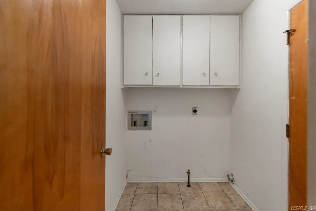 Little Rock, Arkansas 72205, United States, 3 Bedrooms Bedrooms, ,2 BathroomsBathrooms,Residential,Active,166811