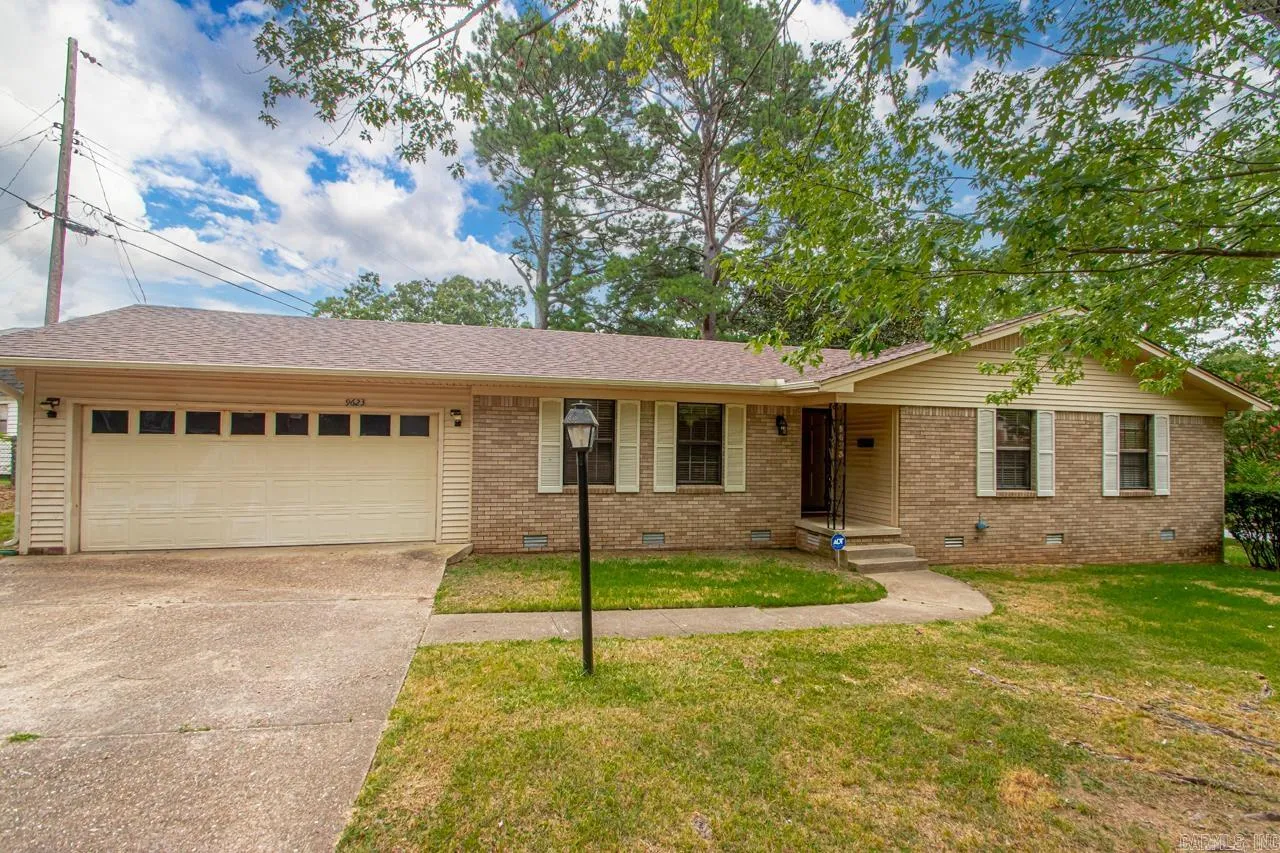 Little Rock, Arkansas 72205, United States, 3 Bedrooms Bedrooms, ,2 BathroomsBathrooms,Residential,Active,166811