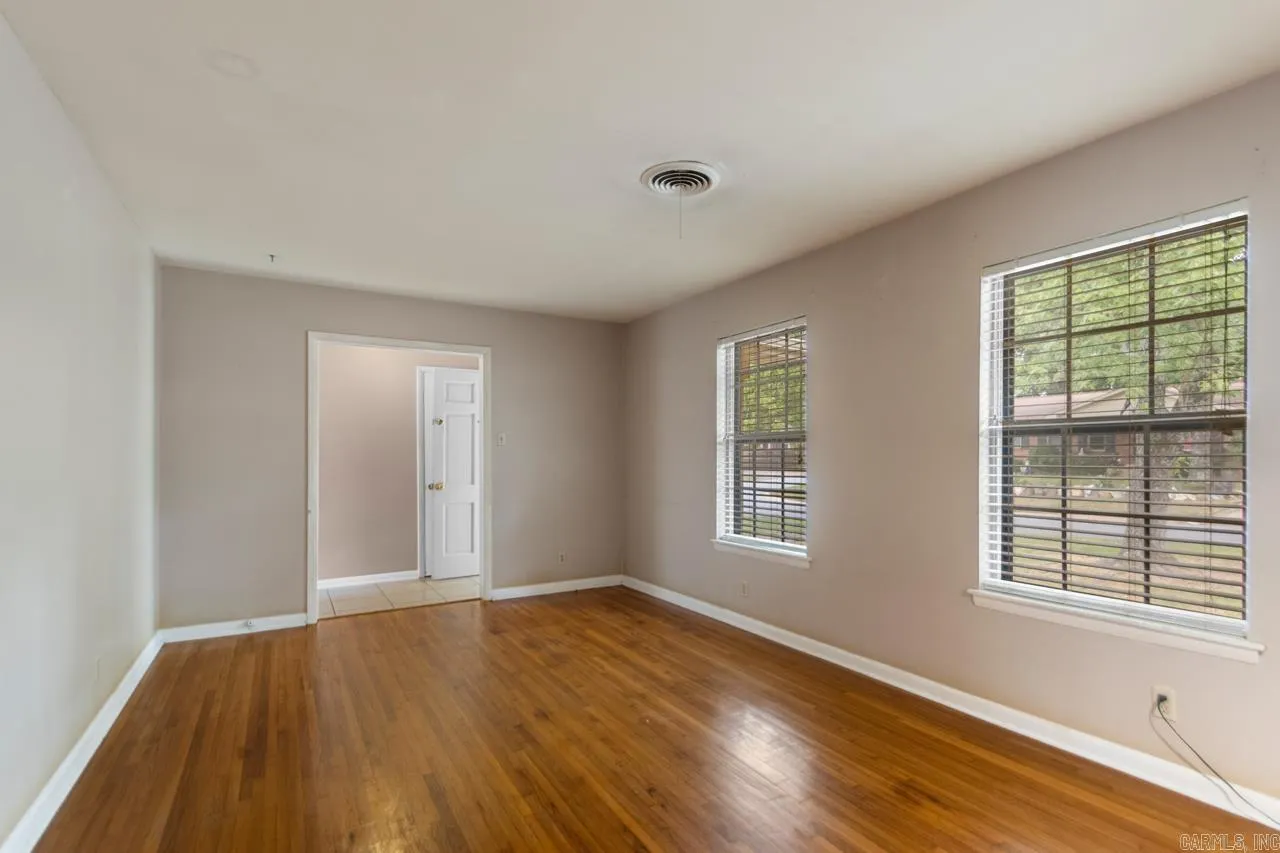 Little Rock, Arkansas 72205, United States, 3 Bedrooms Bedrooms, ,2 BathroomsBathrooms,Residential,Active,166811