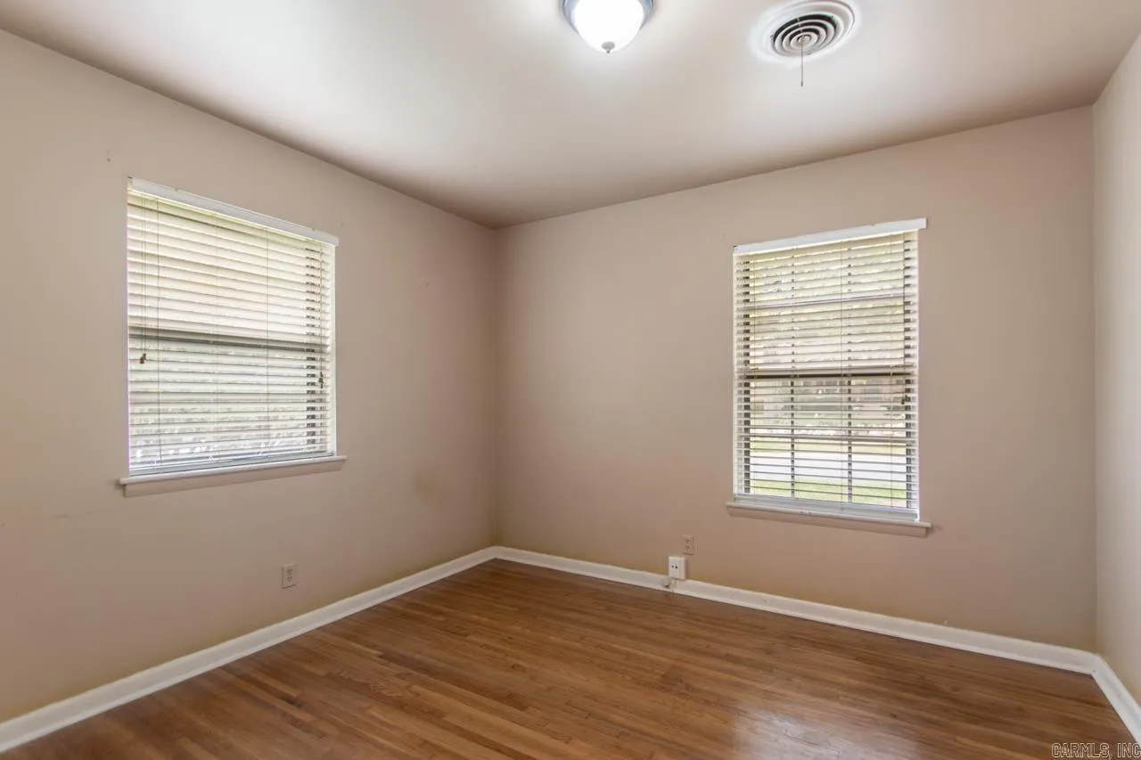 Little Rock, Arkansas 72205, United States, 3 Bedrooms Bedrooms, ,2 BathroomsBathrooms,Residential,Active,166811