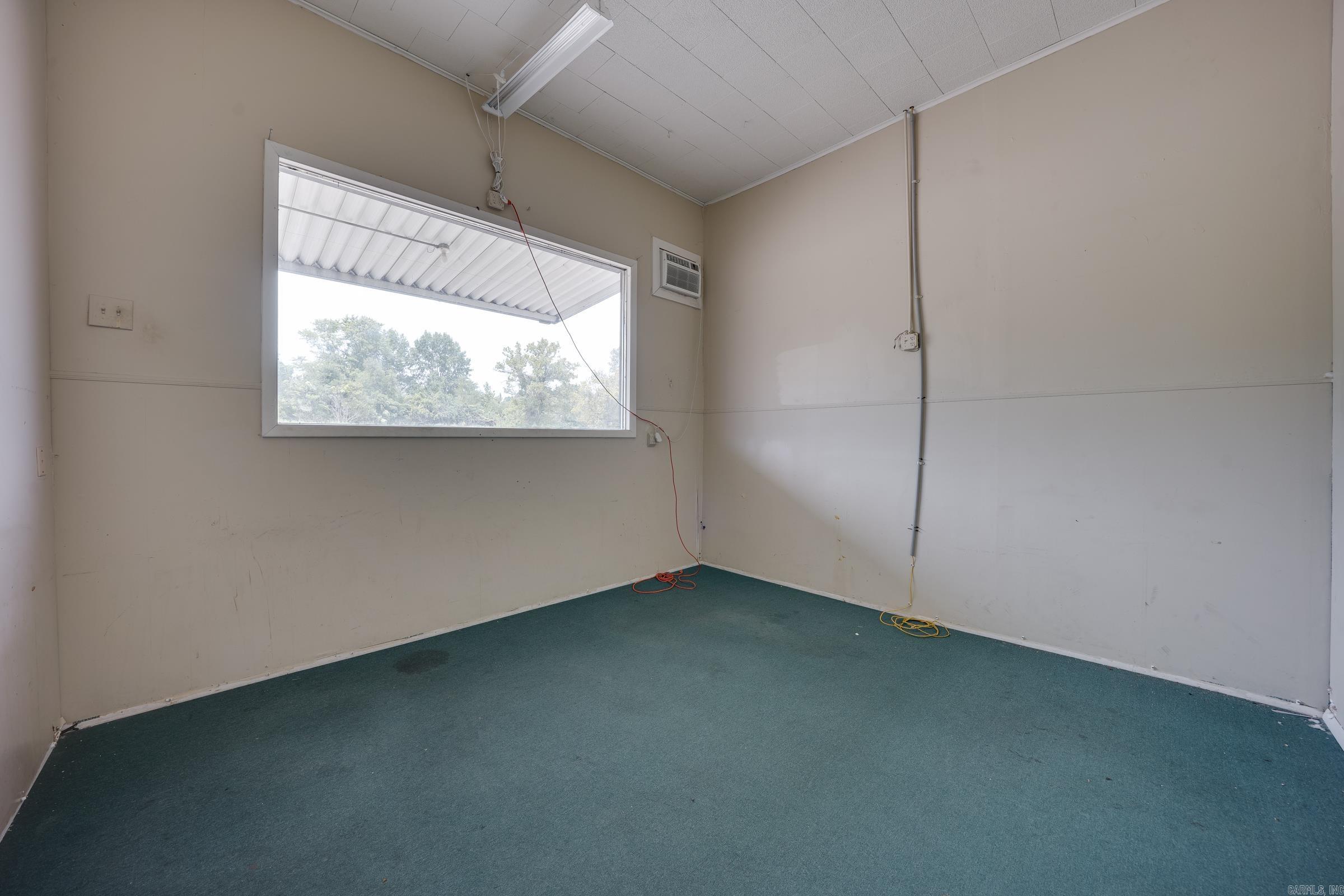 Mena Original - Commercial Sale