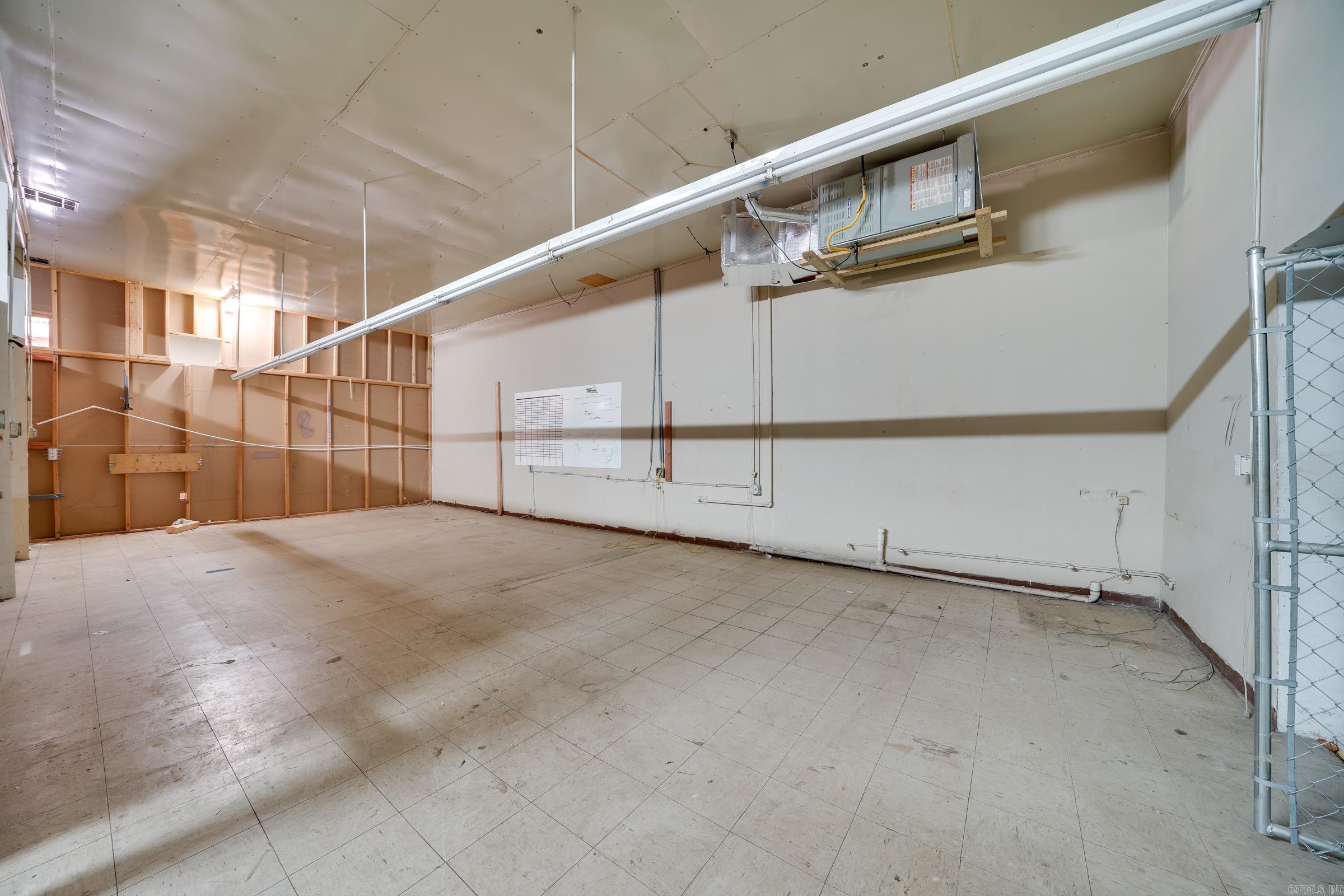 Mena Original - Commercial Sale