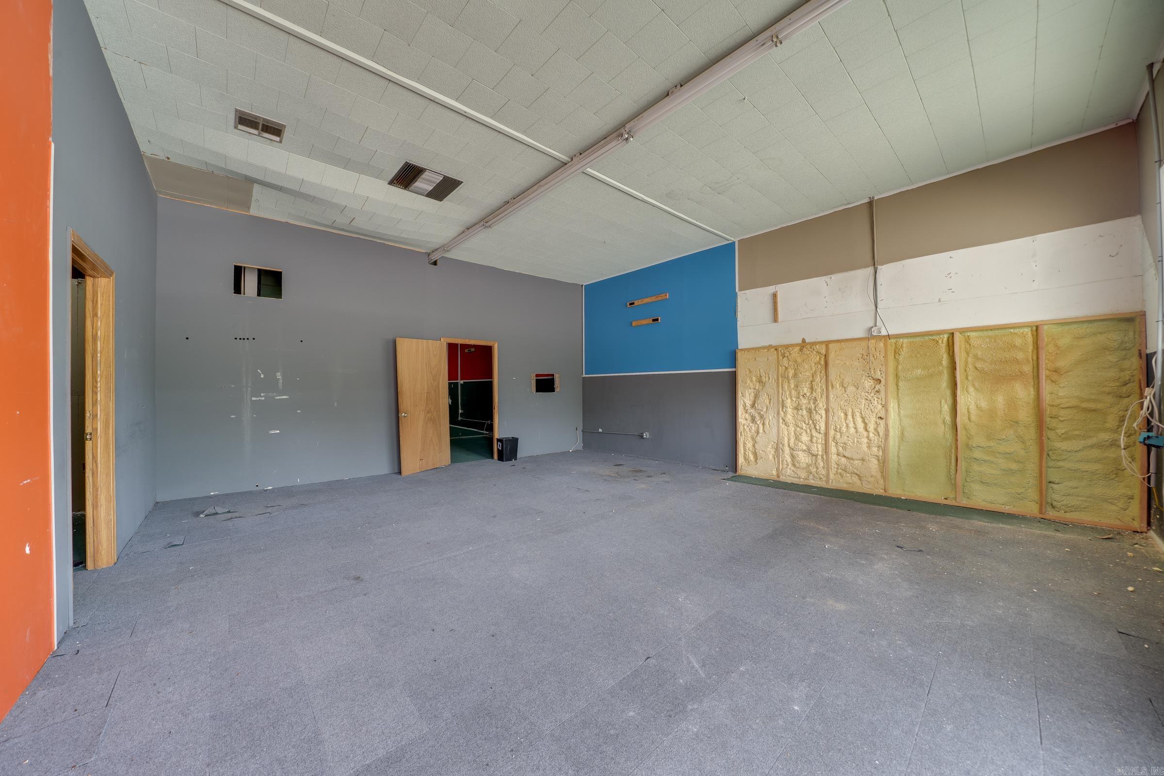 Mena Original - Commercial Sale