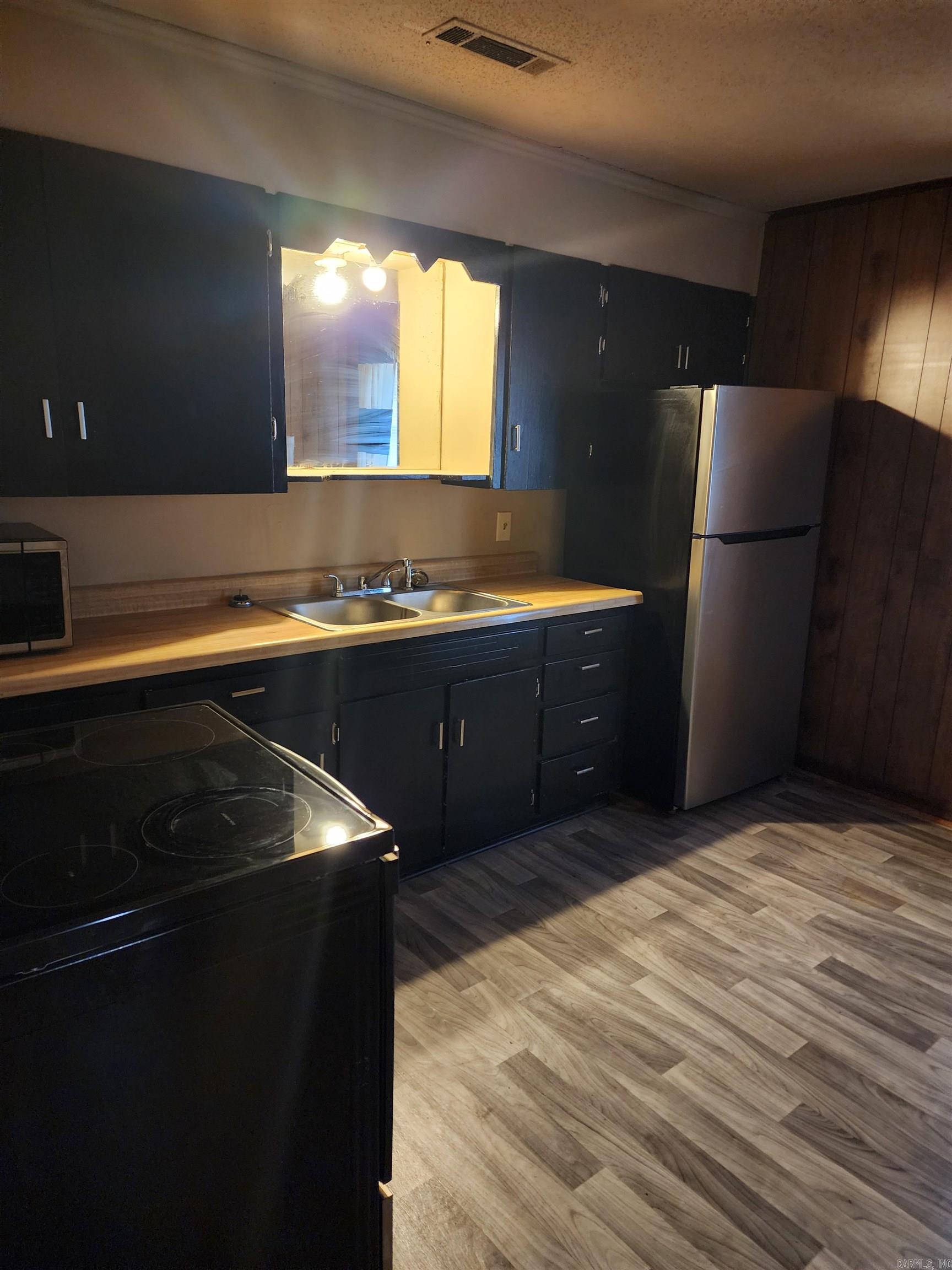 WAKEFIELD VILLAGE - Residential