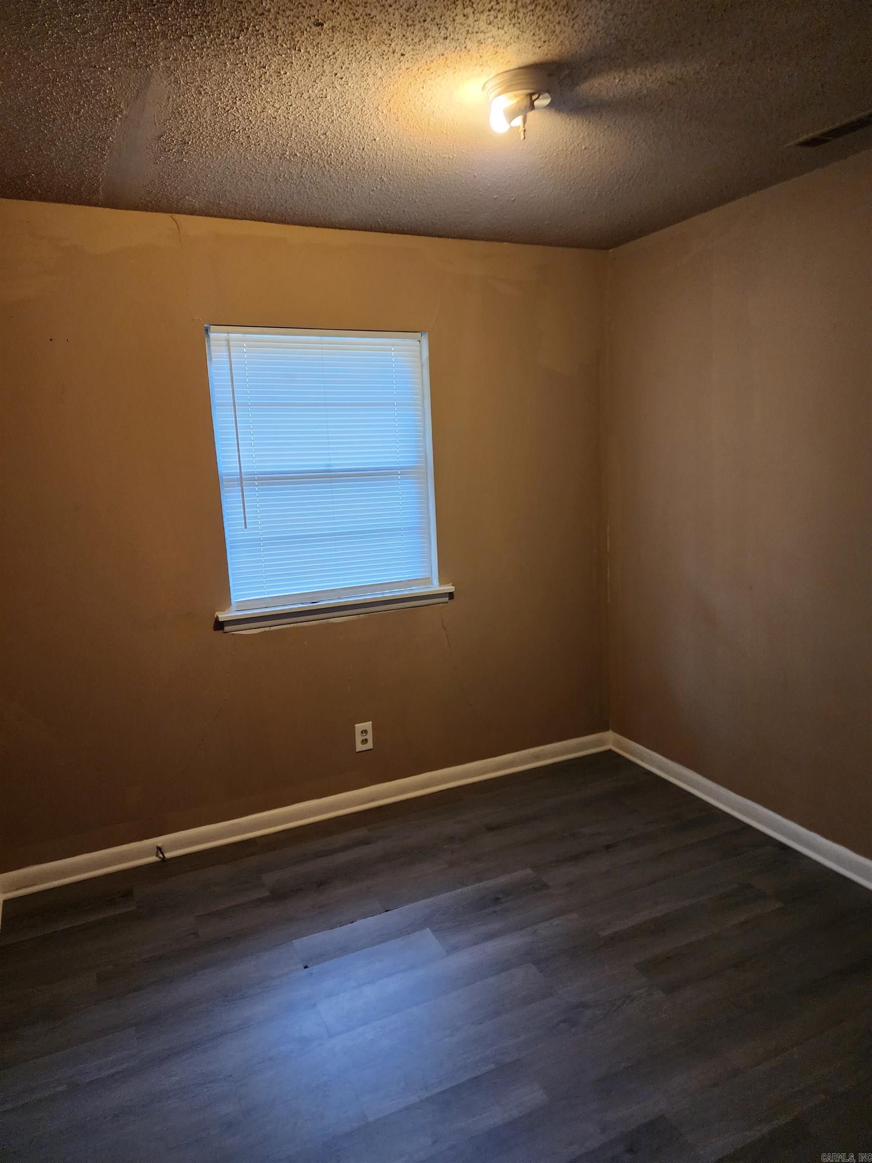 WAKEFIELD VILLAGE - Residential