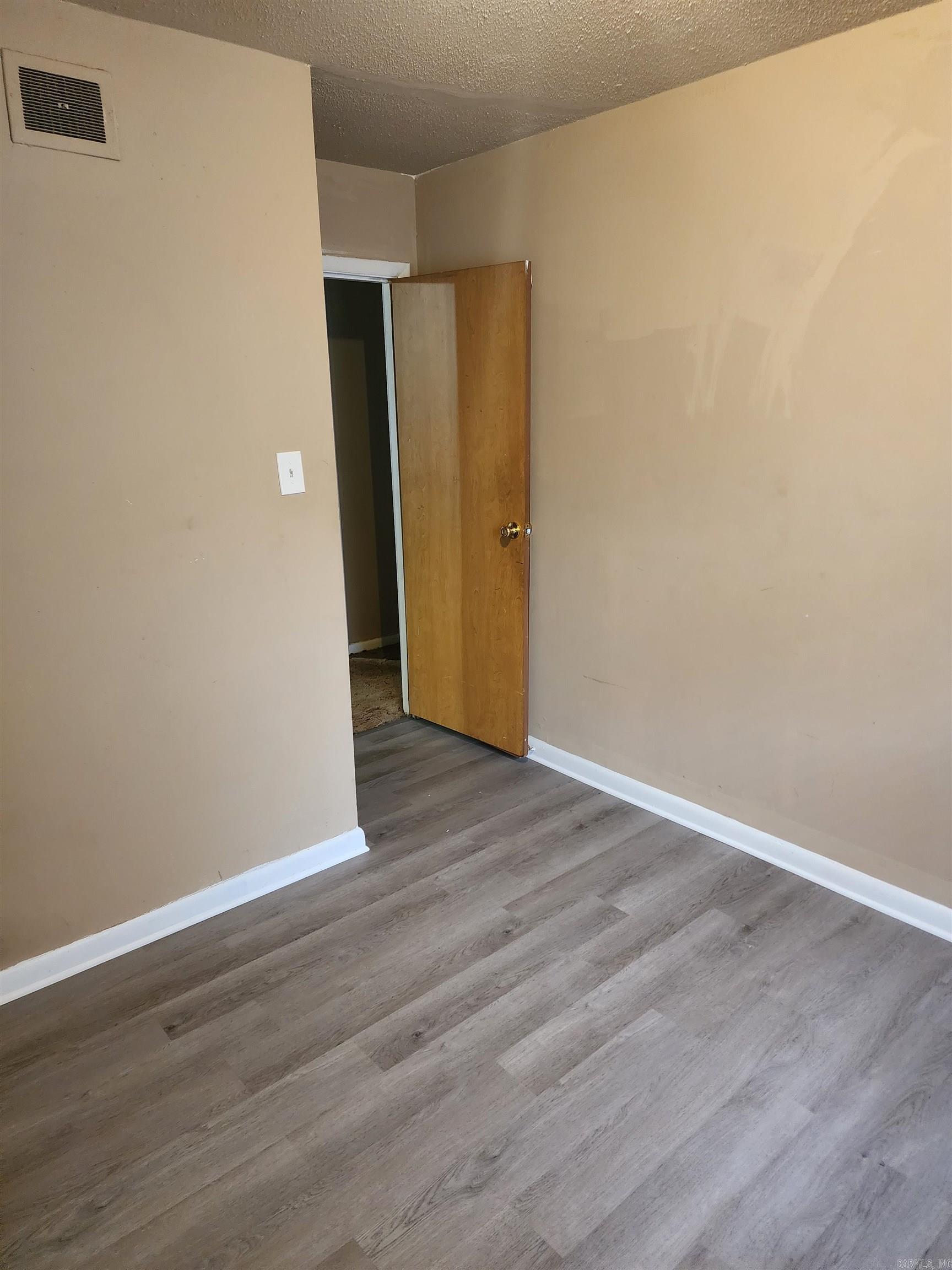 WAKEFIELD VILLAGE - Residential