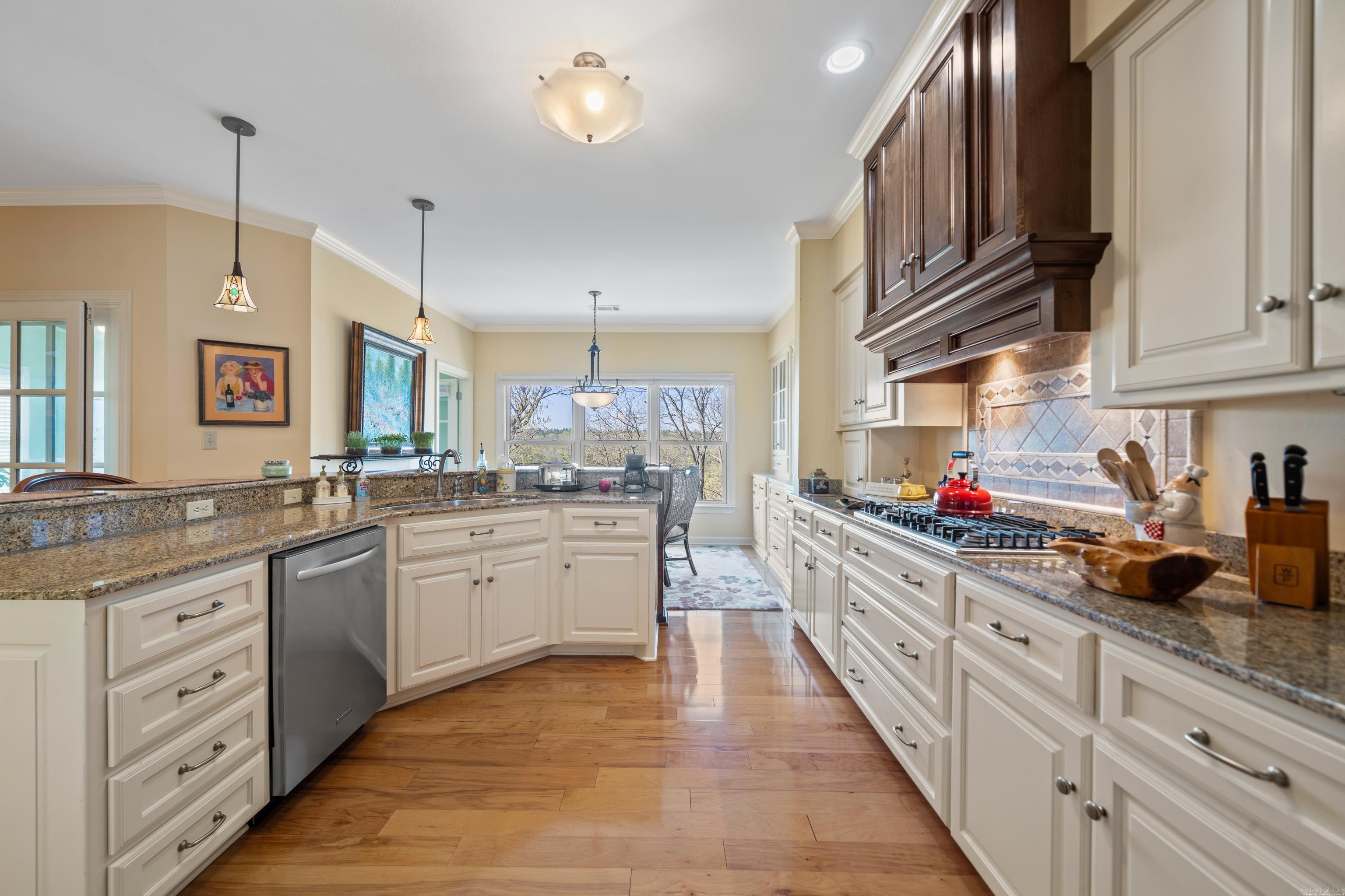 LAKE FOREST SHORES - Residential