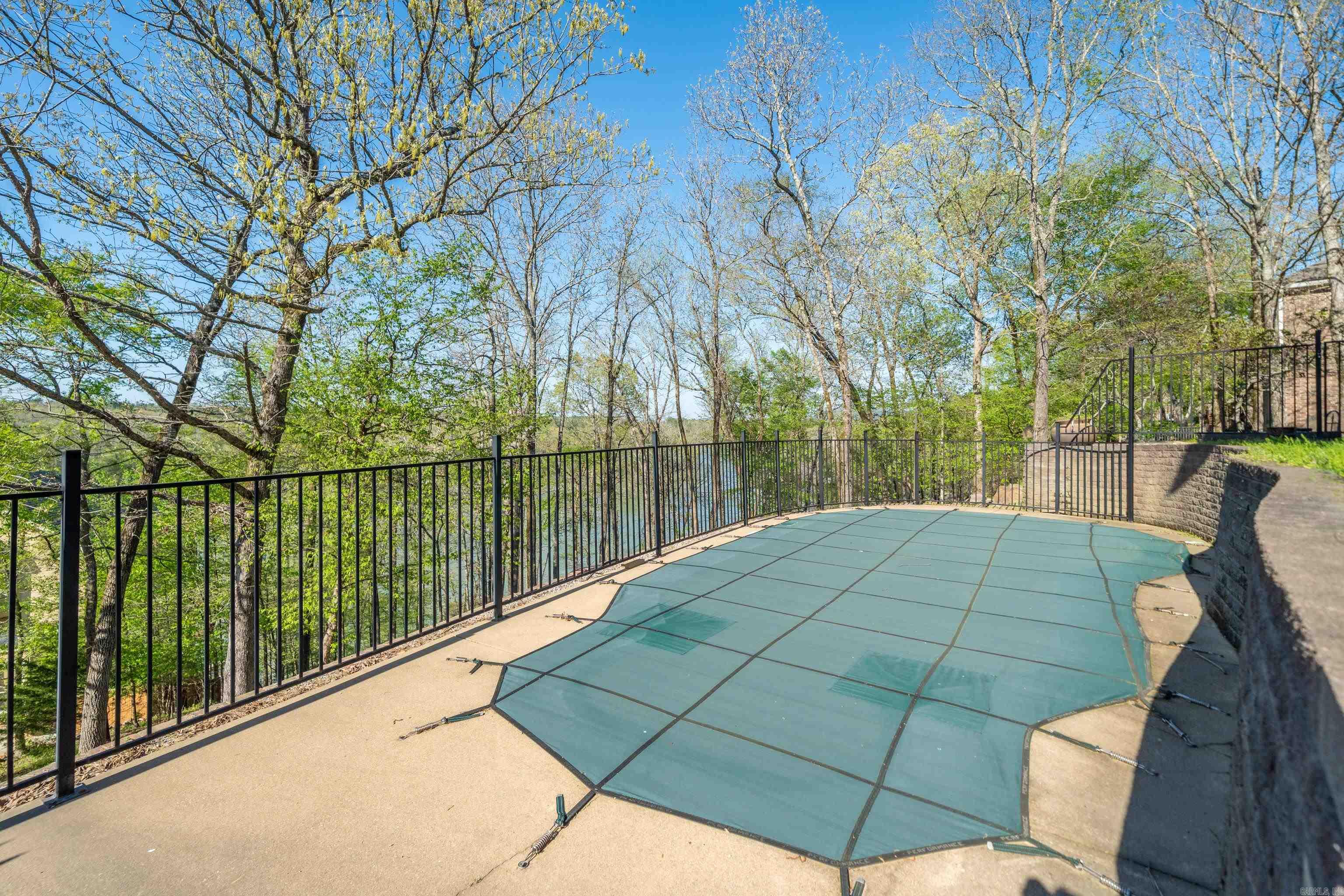 LAKE FOREST SHORES - Residential