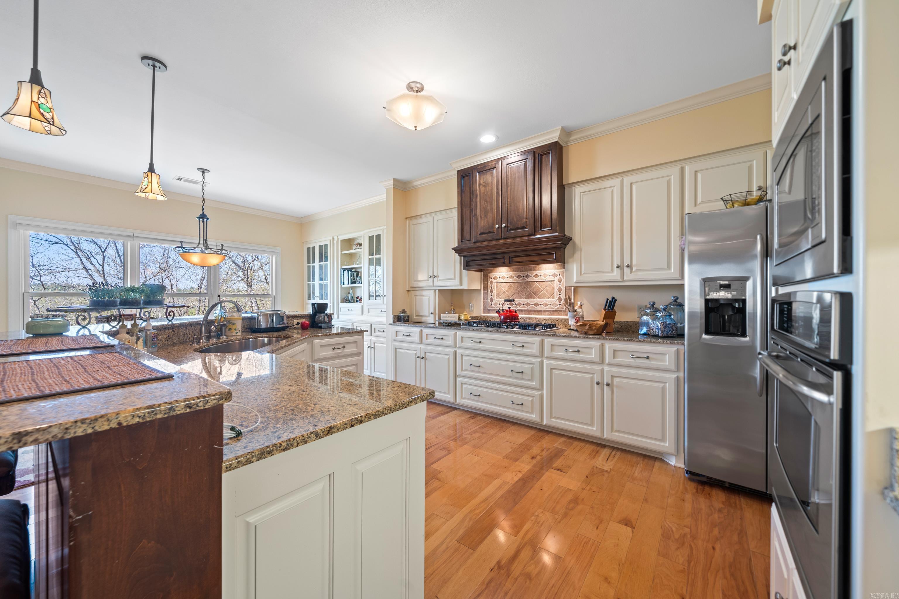 LAKE FOREST SHORES - Residential