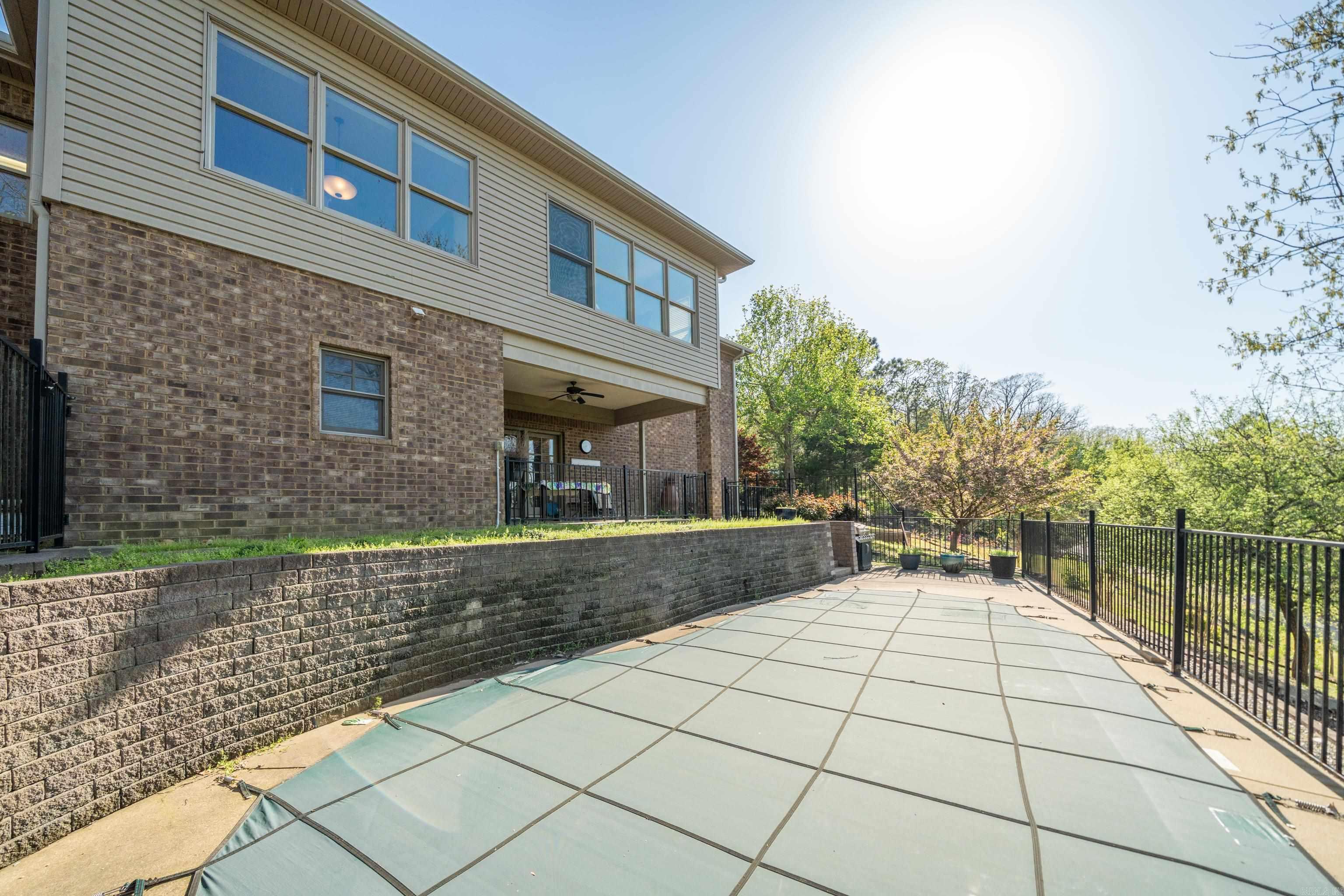 LAKE FOREST SHORES - Residential