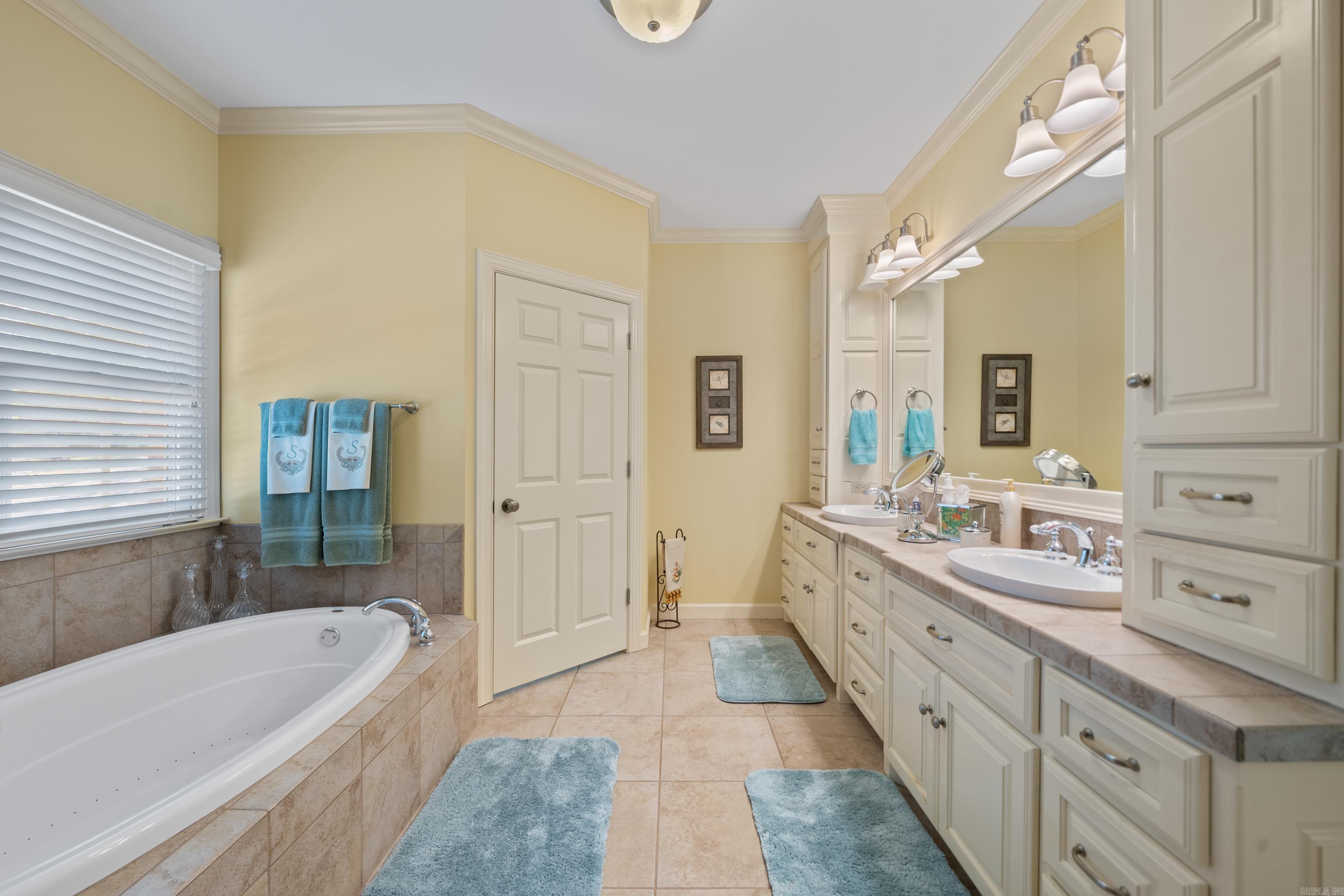 LAKE FOREST SHORES - Residential
