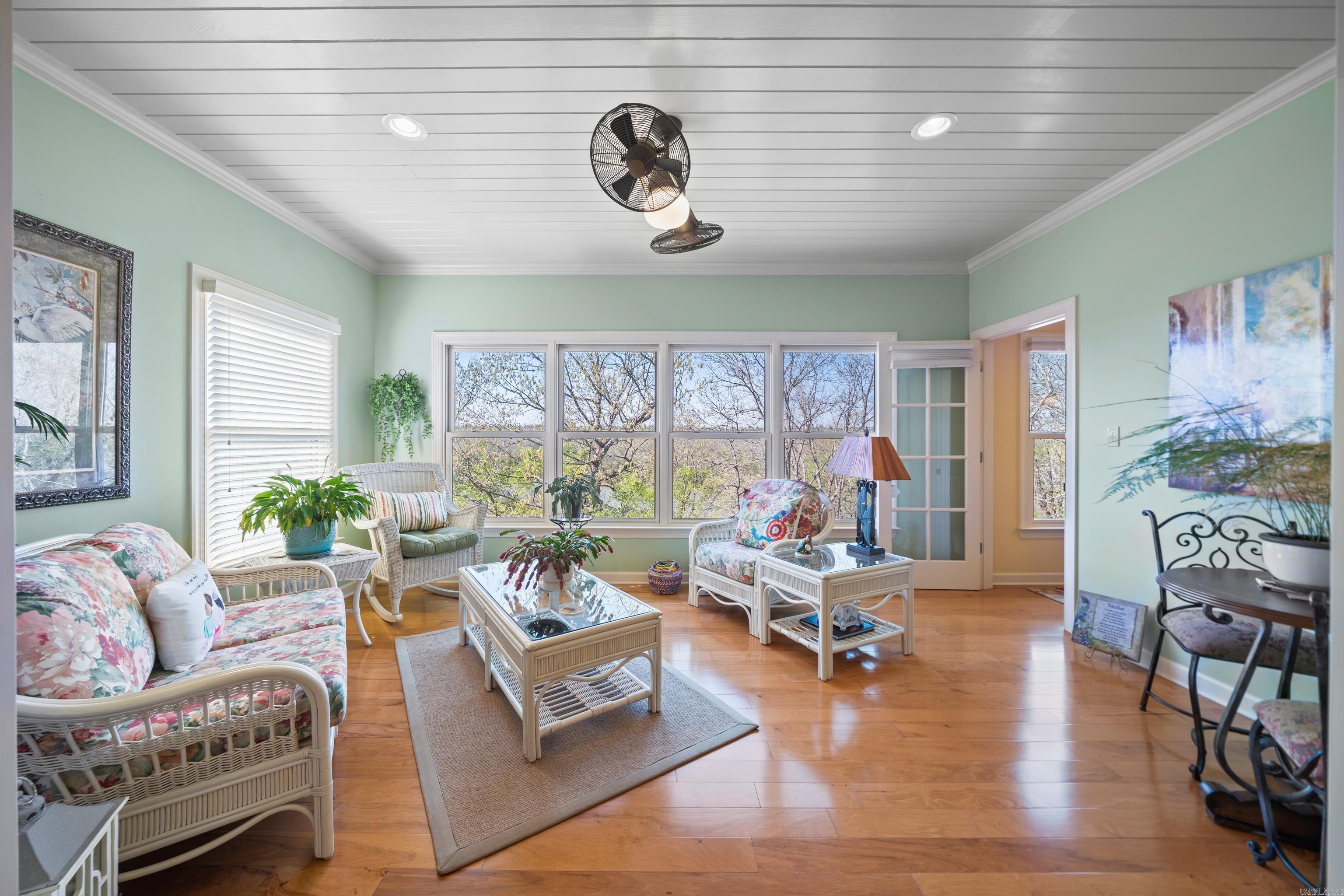 LAKE FOREST SHORES - Residential