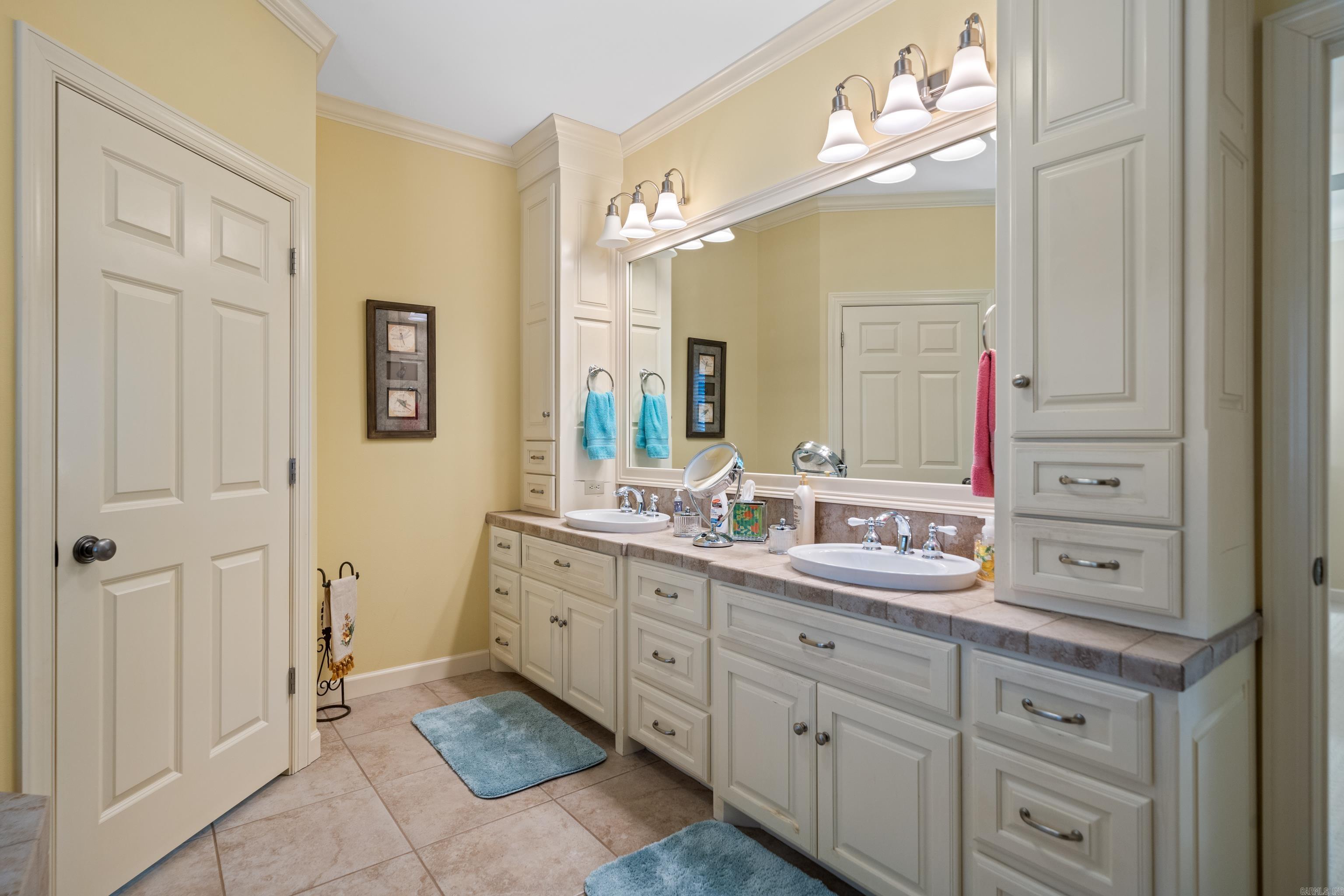 LAKE FOREST SHORES - Residential