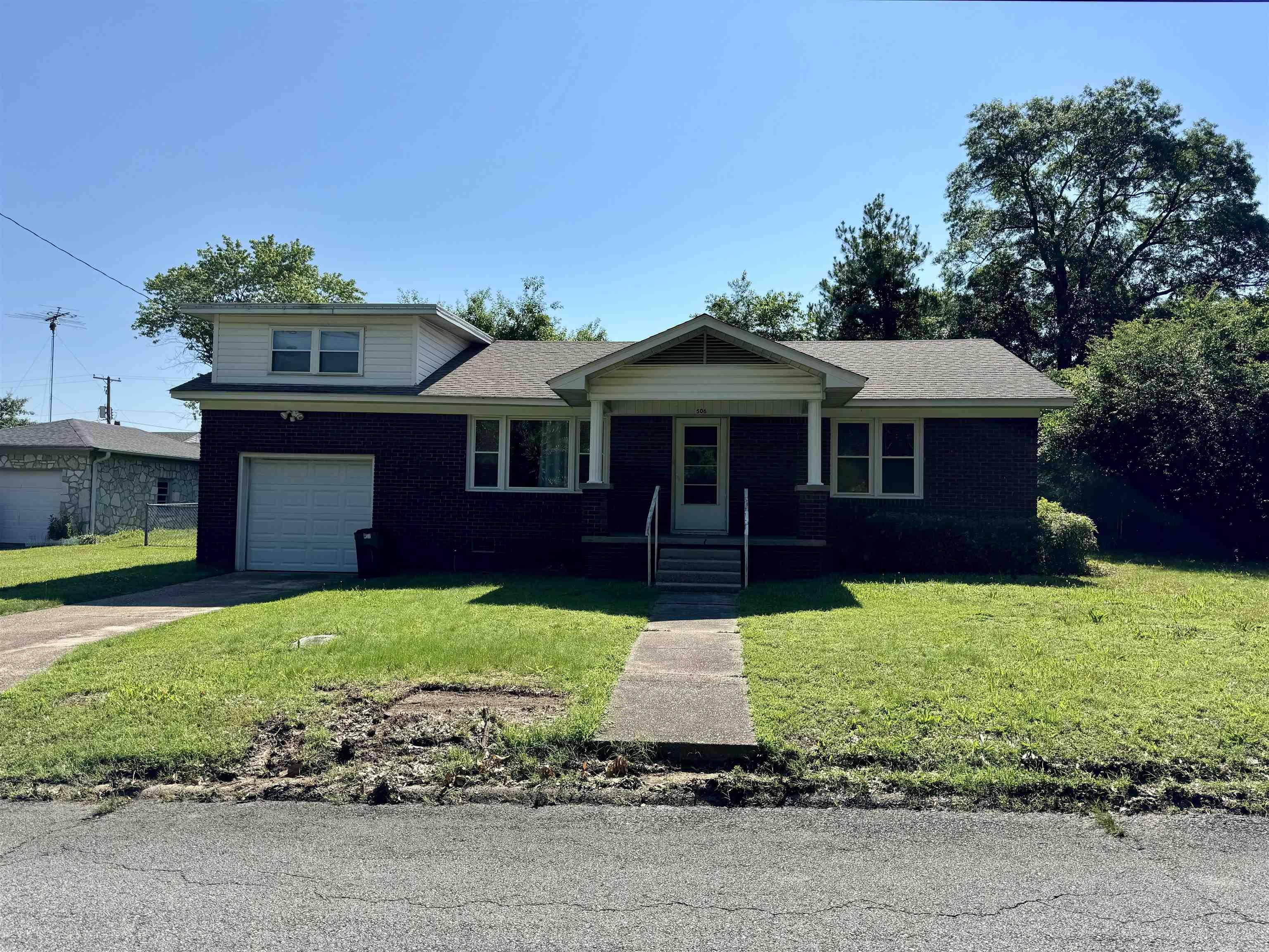 VAN PATTEN-ADAMS I.M. MOOORE'S - Residential