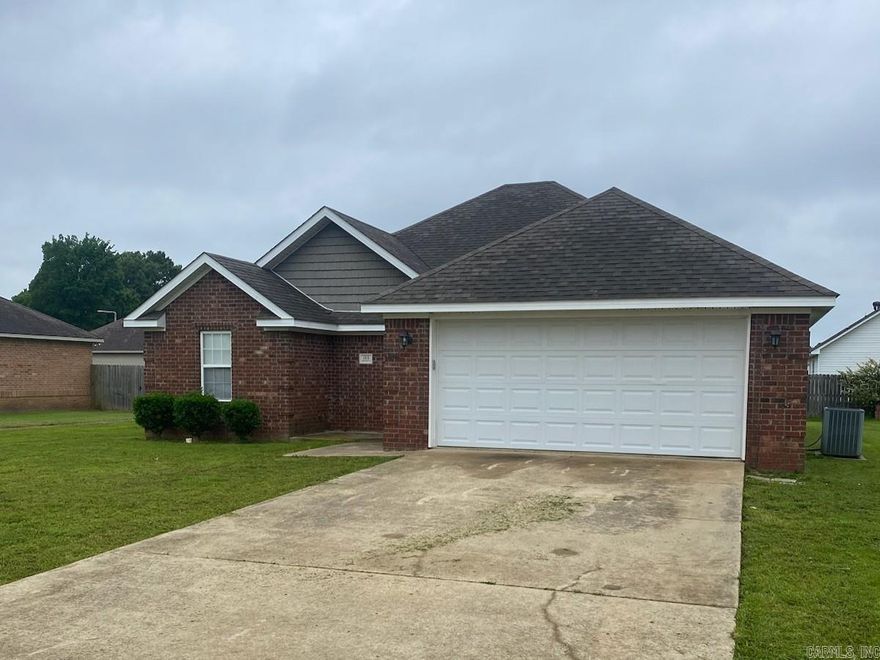 How about this 3 bedroom and 2 bath home with a split bedroom plan? Oversized living room with coffered ceiling and laminate flooring. Large backyard and covered back patio. Interior photos to be posted later. Located near NEA Hospital and ASU.