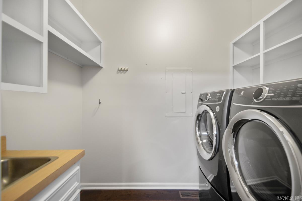 CLAREMORE COURT - Residential