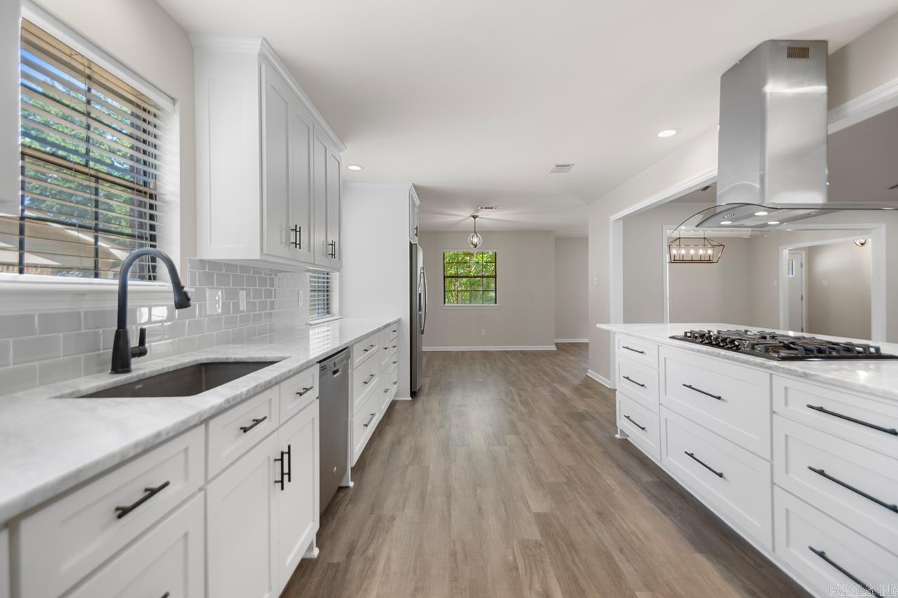 PEBBLE BEACH PARK - Residential