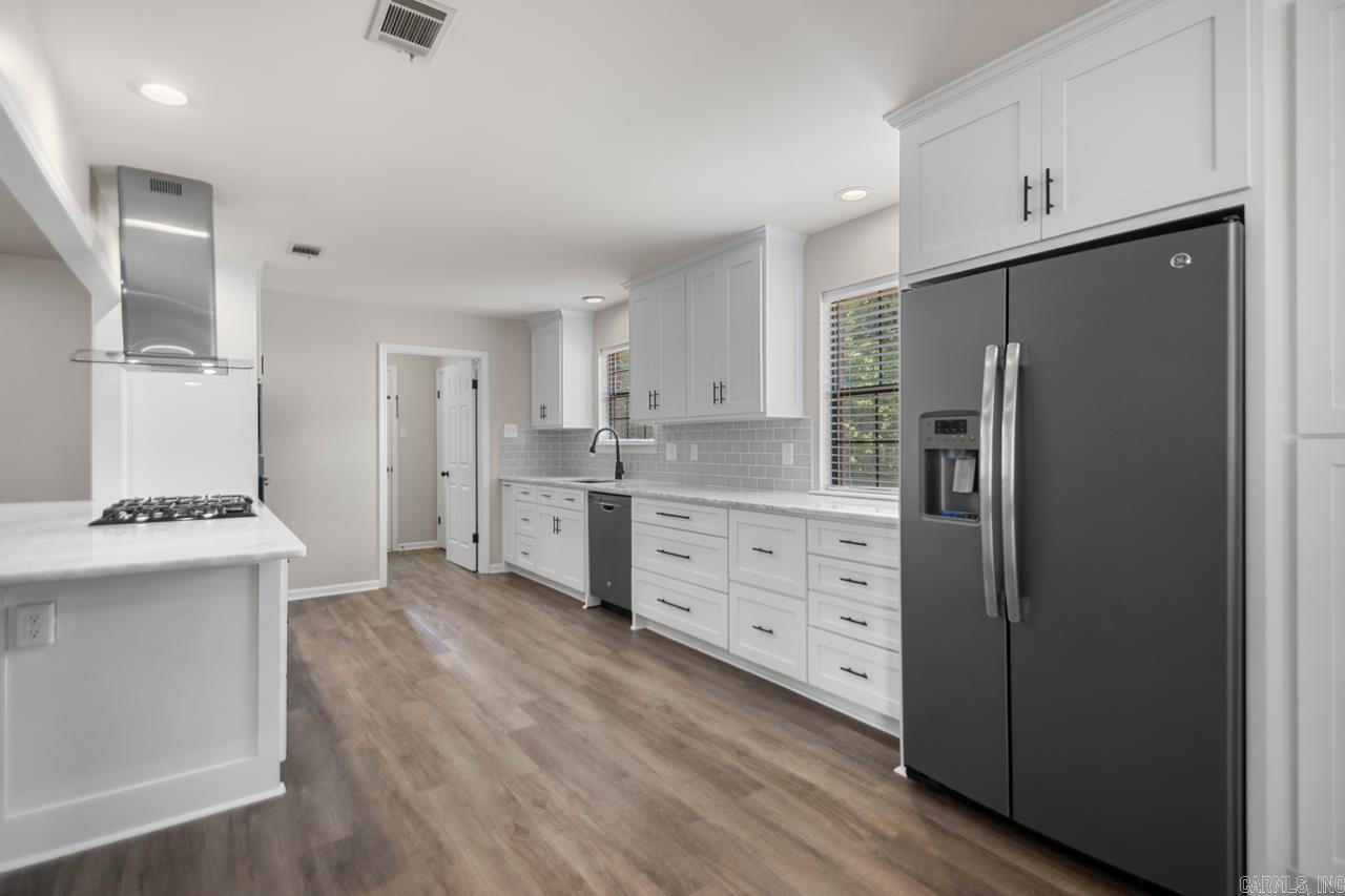 PEBBLE BEACH PARK - Residential