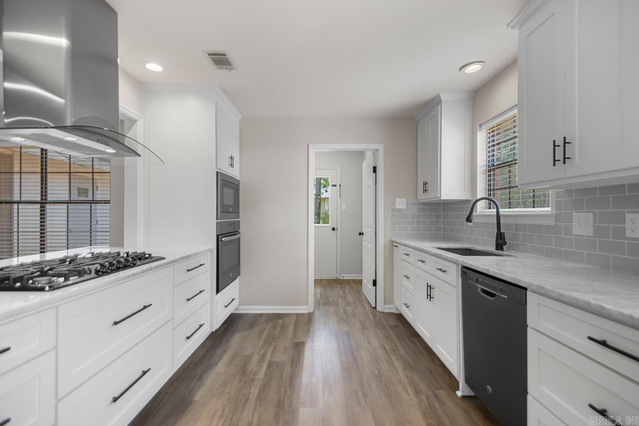 PEBBLE BEACH PARK - Residential